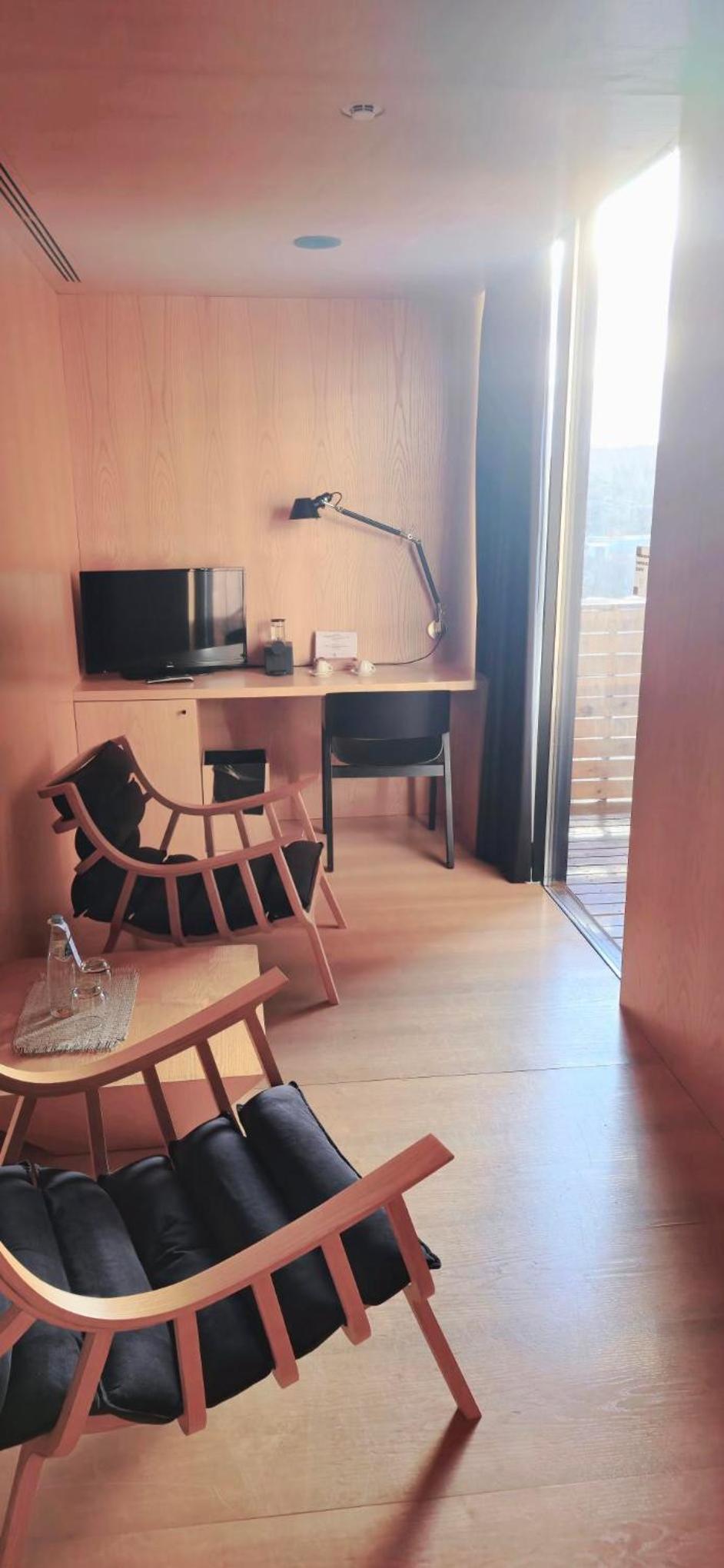 Junior Suite with Balcony photo 3