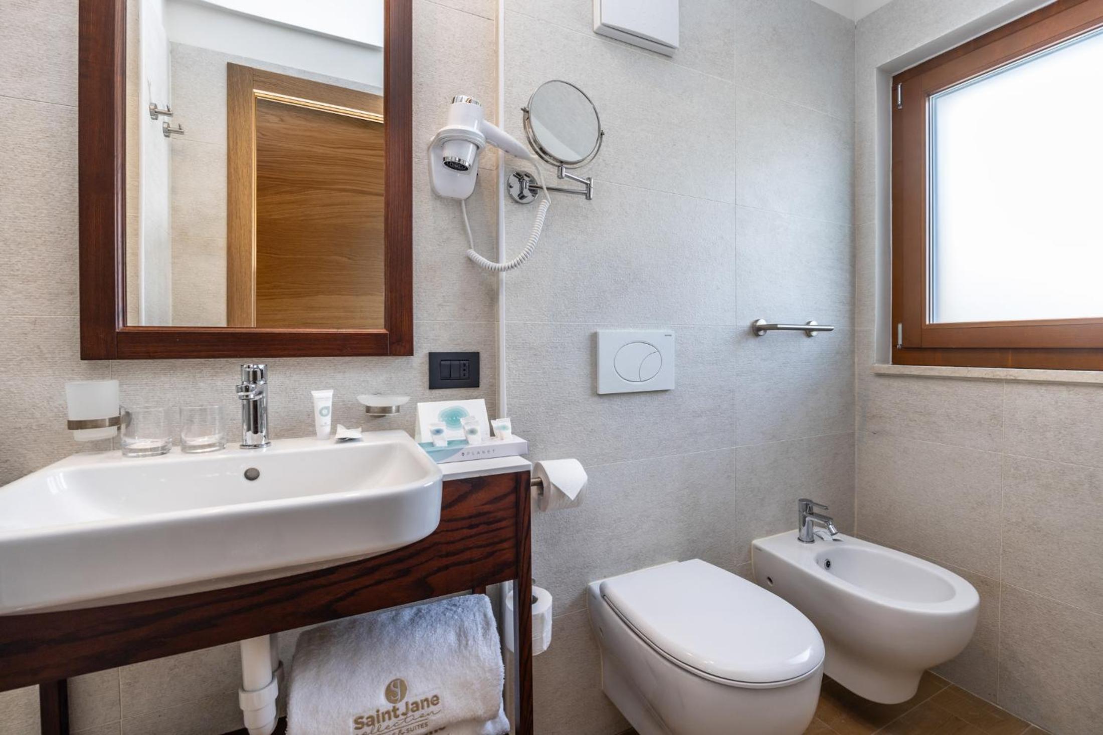 Superior Triple Room - Photo 4