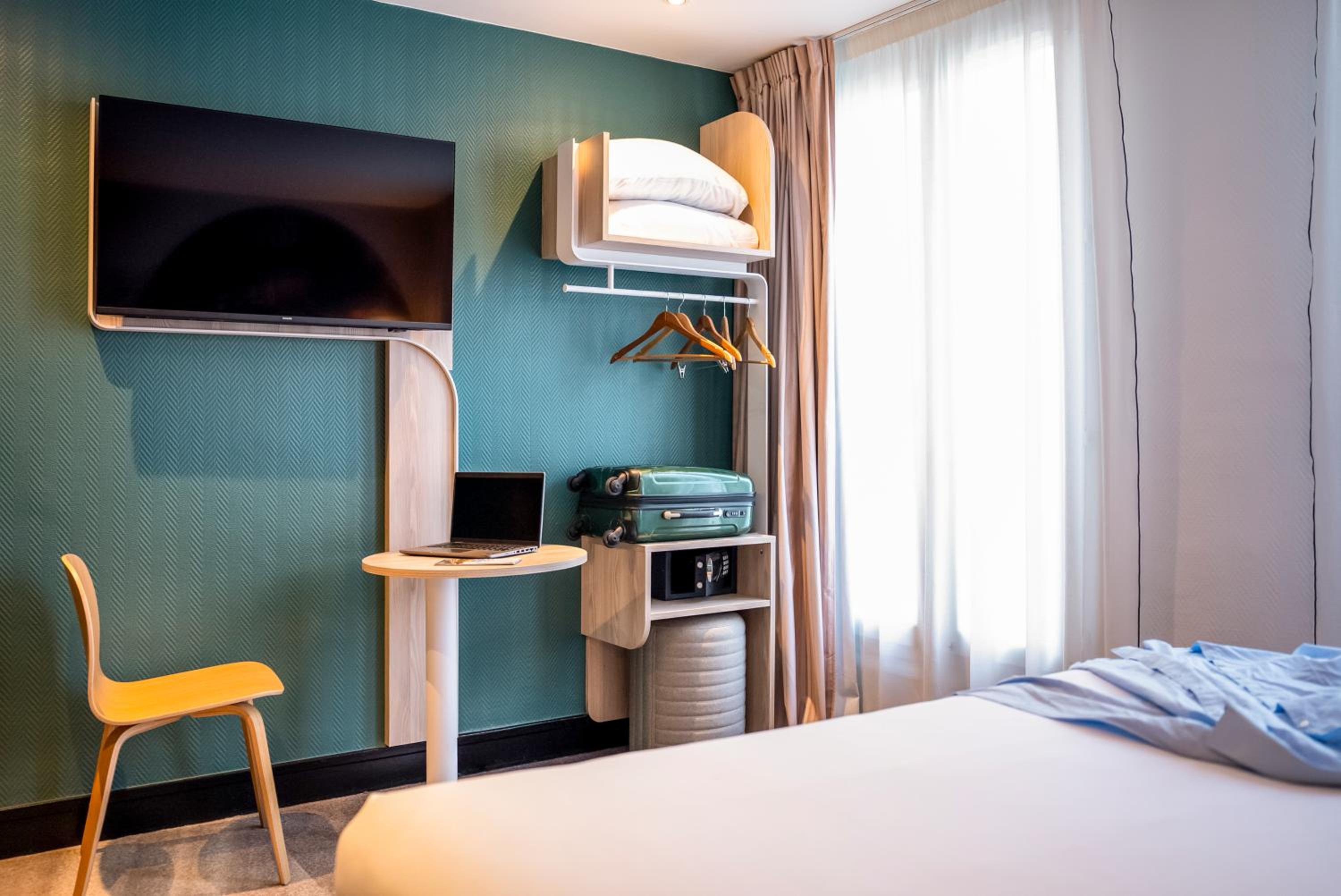 Two Rooms next to Each Other