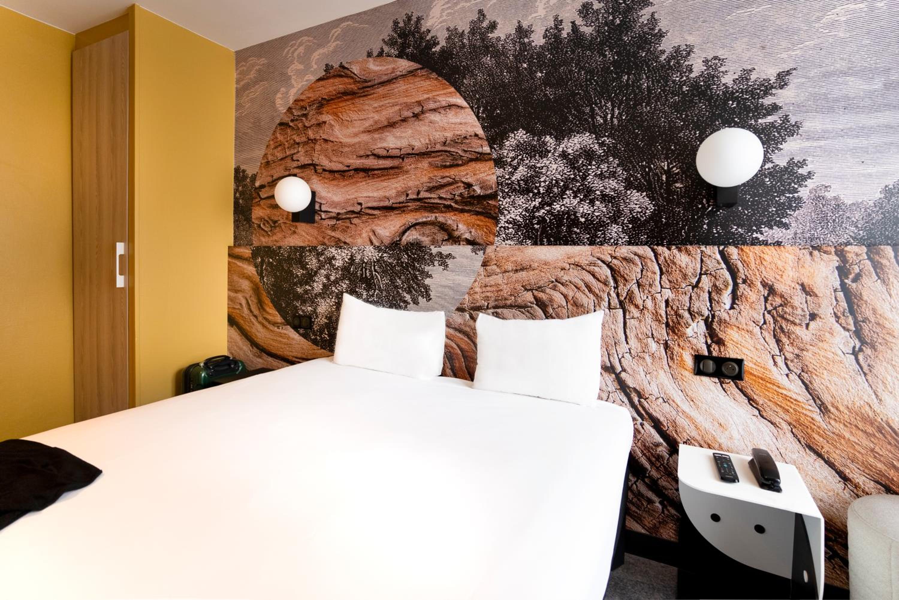 Two Rooms next to Each Other