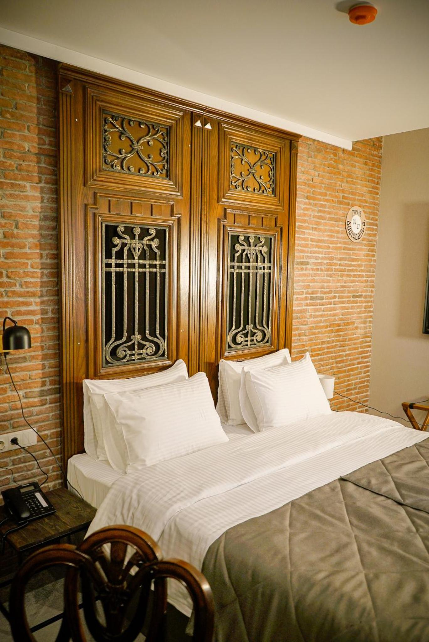 Double Room with Patio - Photo 2