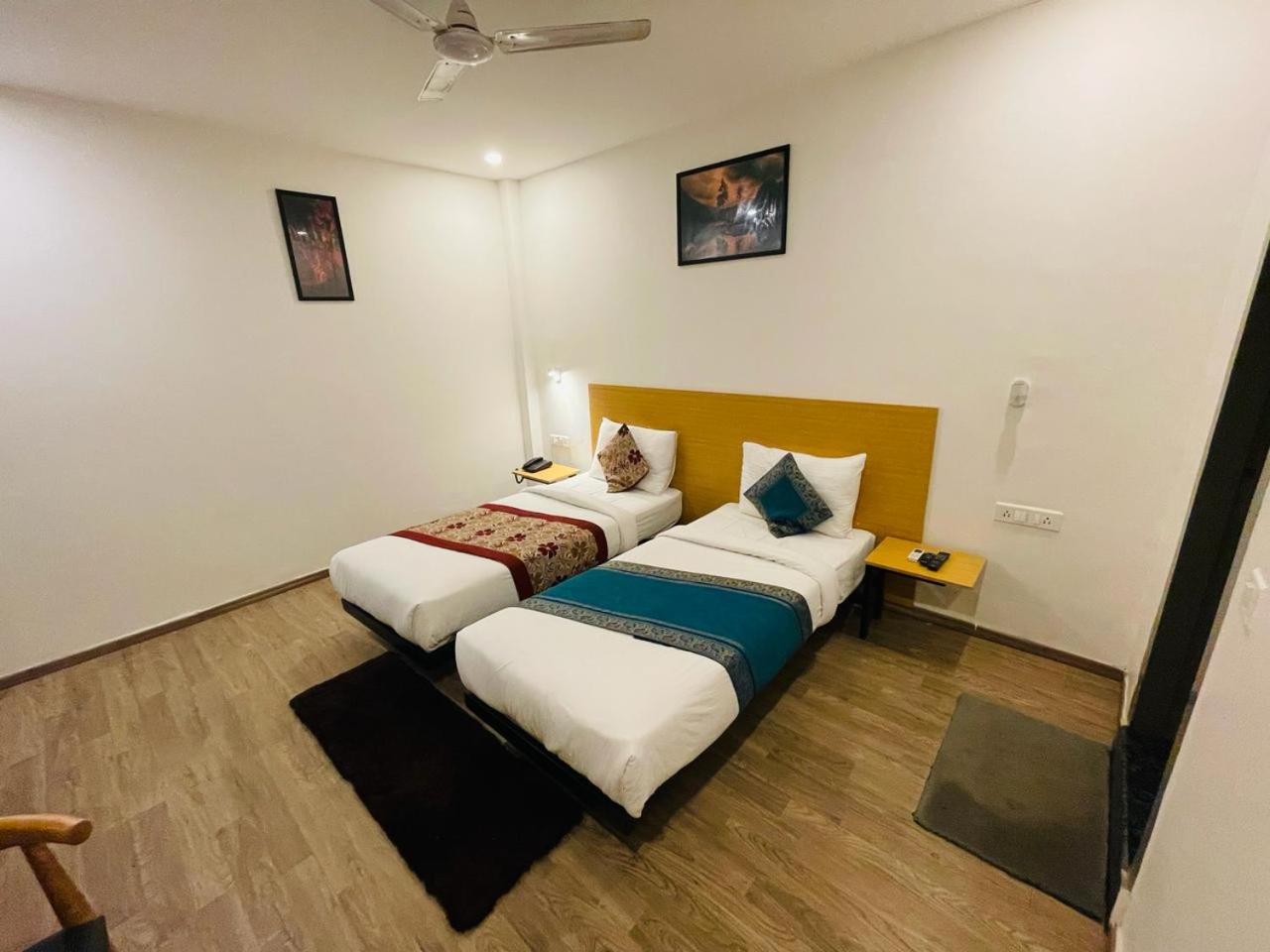 Deluxe Twin Room photo 2