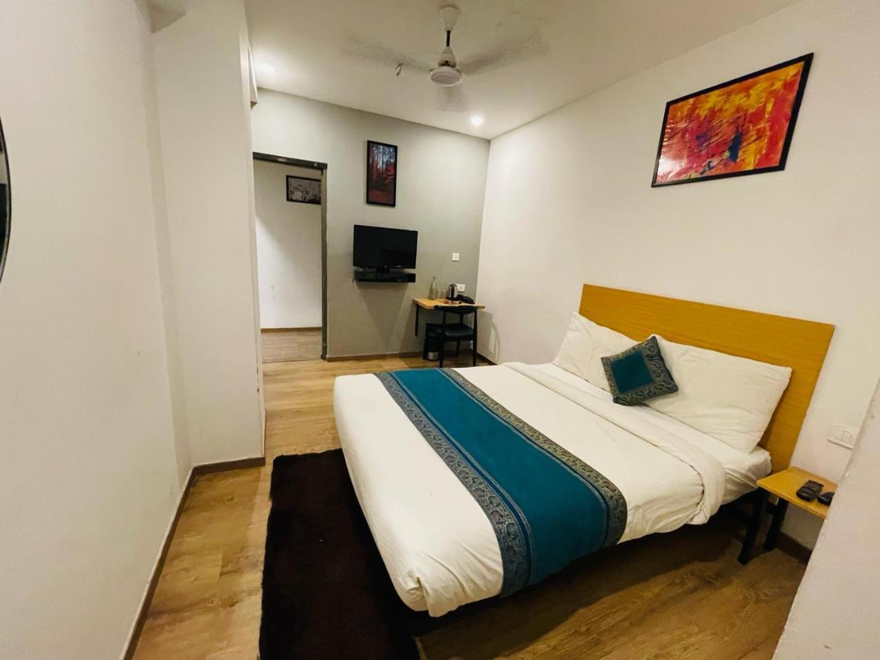 Deluxe Double Room With Balcony photo 1