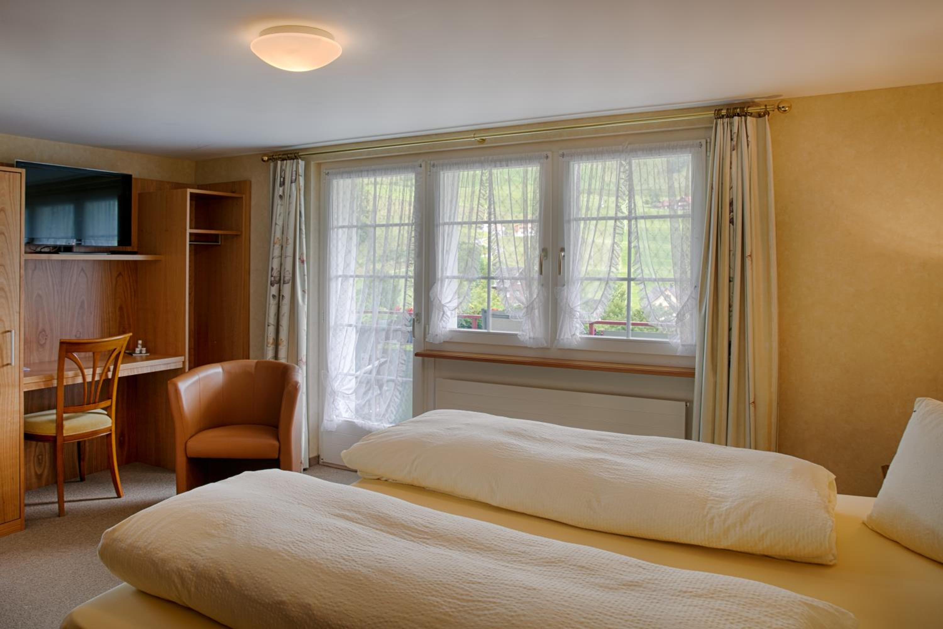 Twin Room with Mountain View