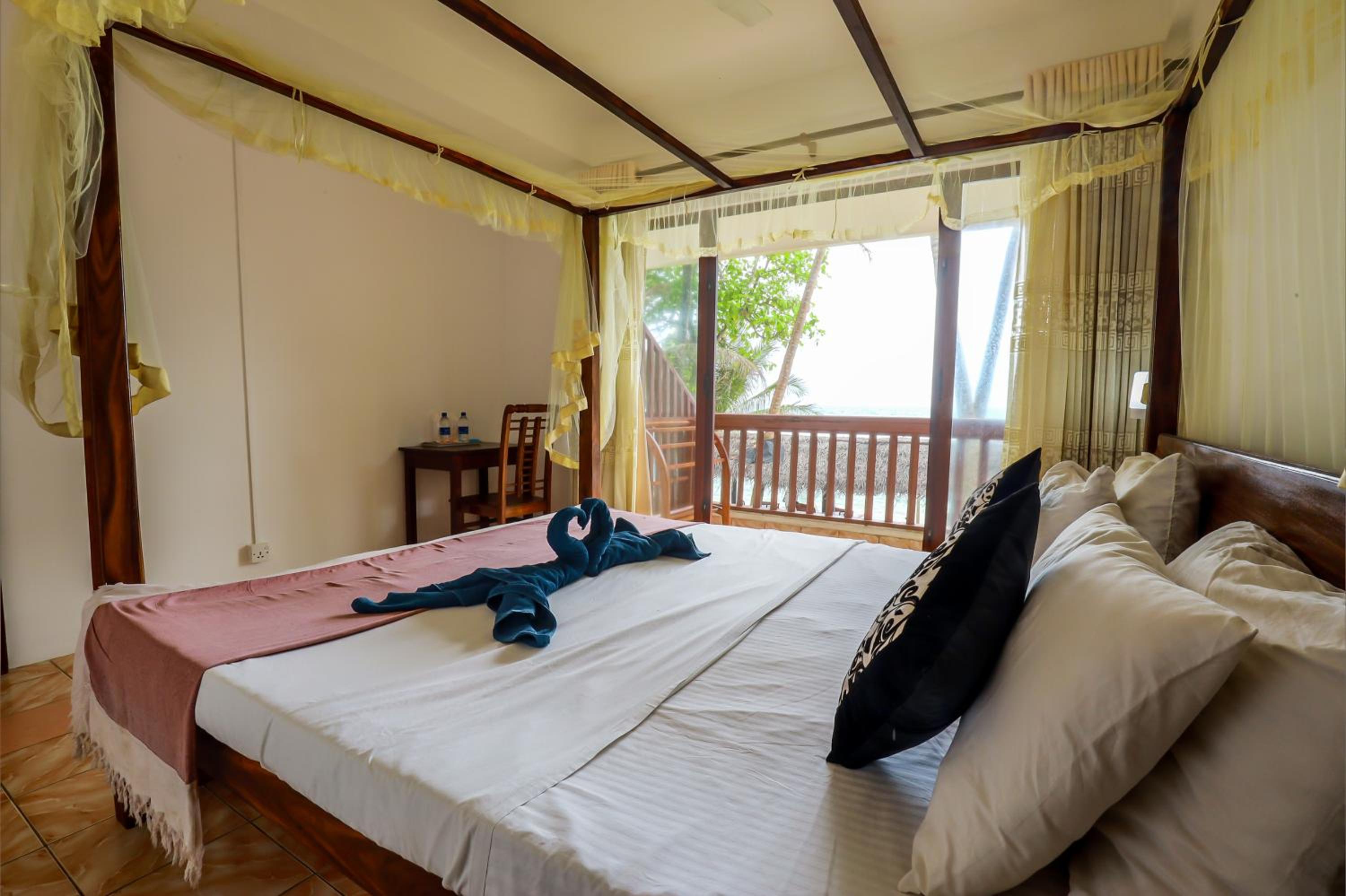 Double Room with Balcony and Sea View