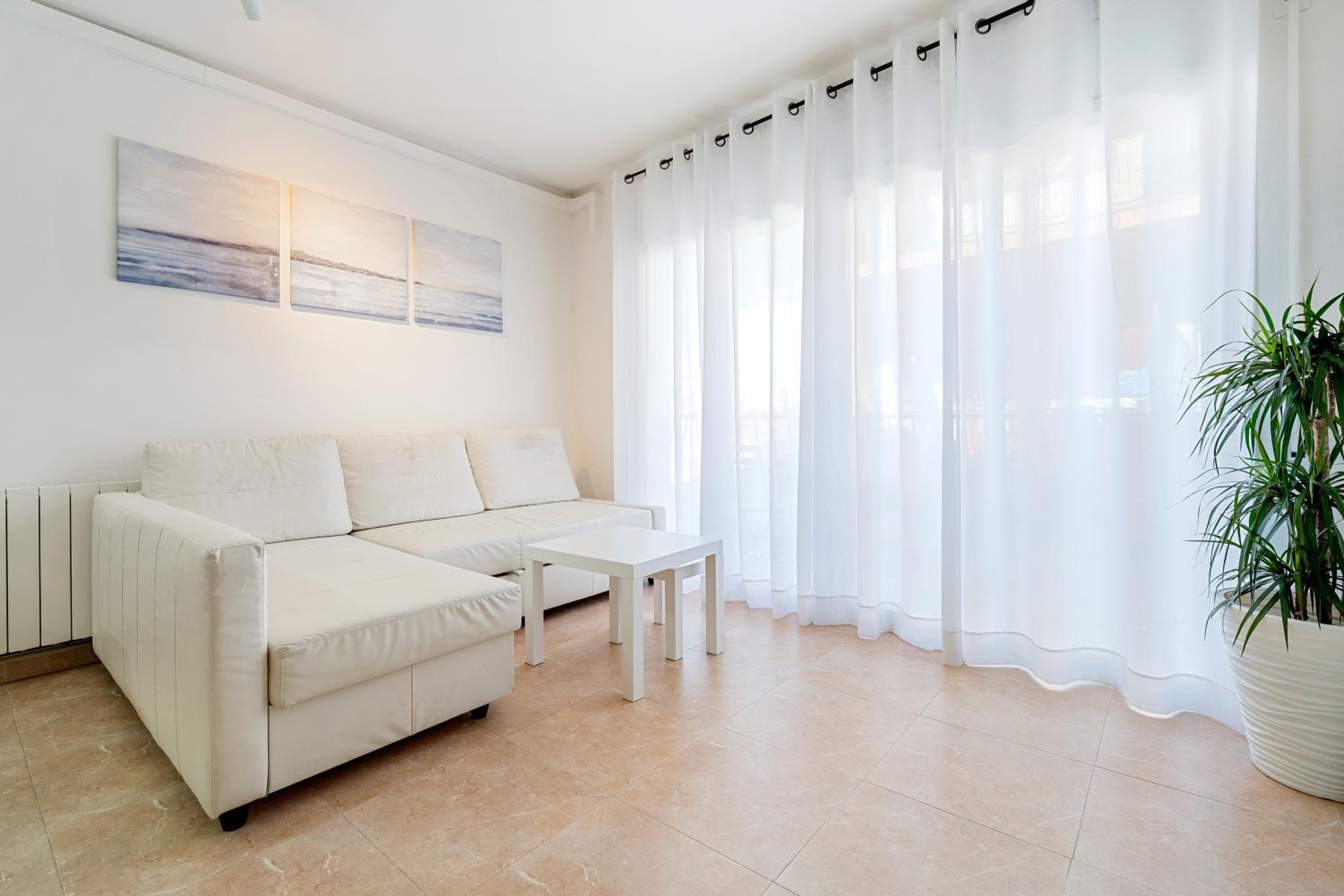 Apartamento de un dormitorio superior con balcón