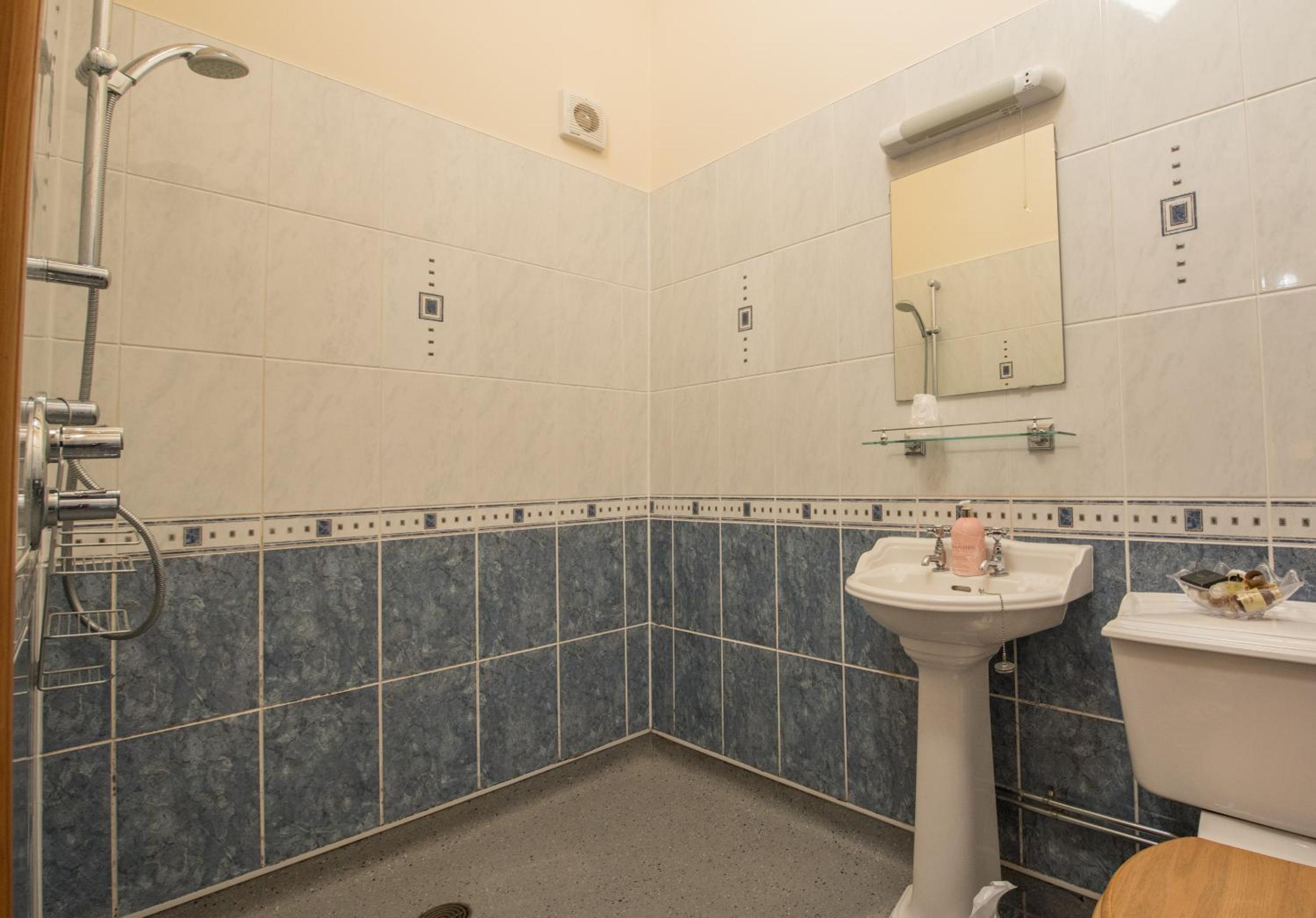 Triple Room - Photo 5