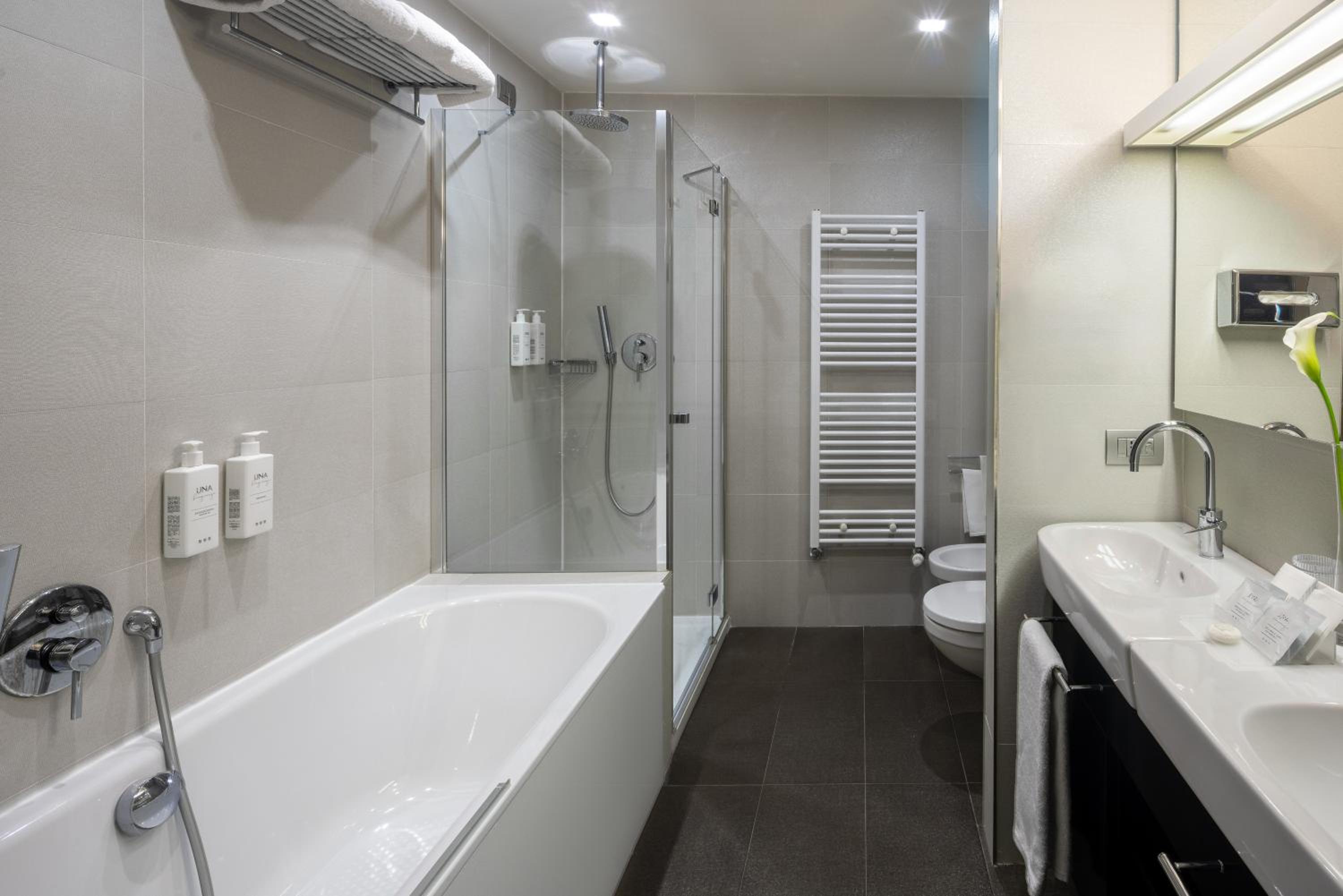 Junior Suite Double with Sofa Bed thumbnail 6