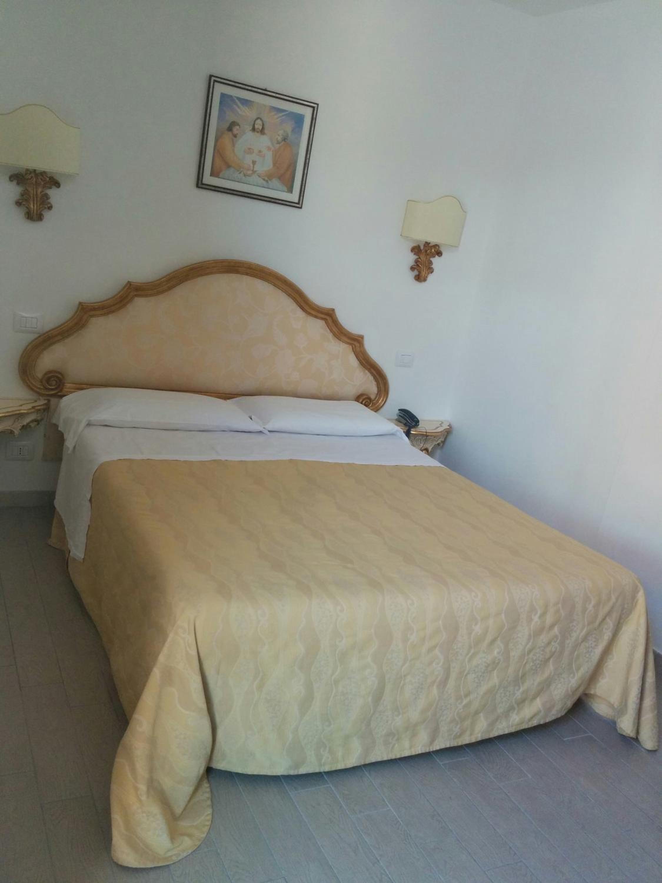 Double Room - Photo 3