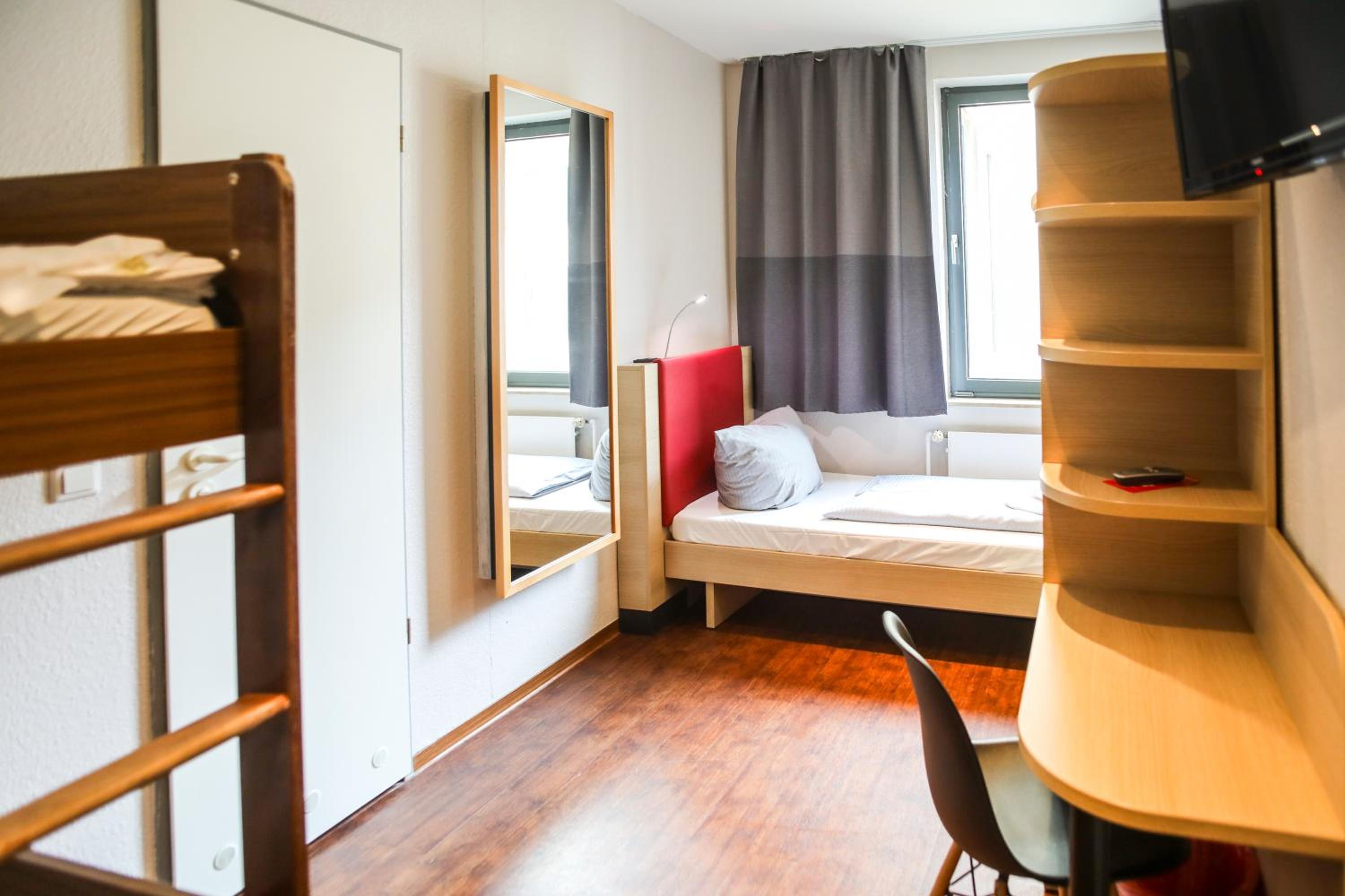 Standard Triple Room - Photo 1