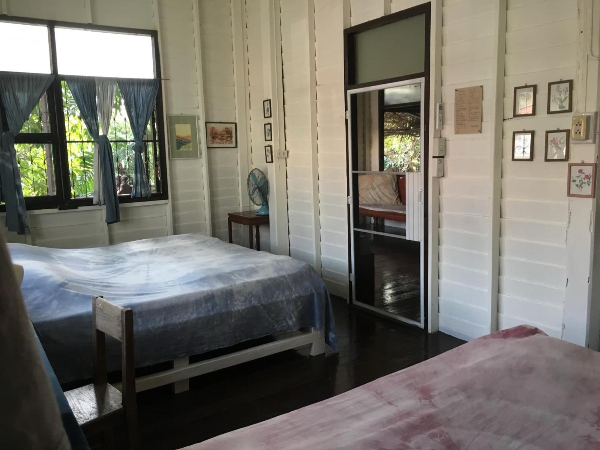 Triple Room with Private Bathroom photo 3