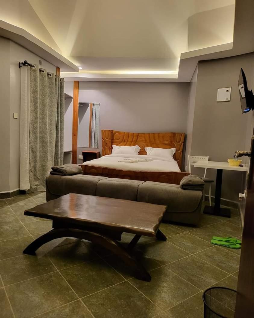Suite with Garden View