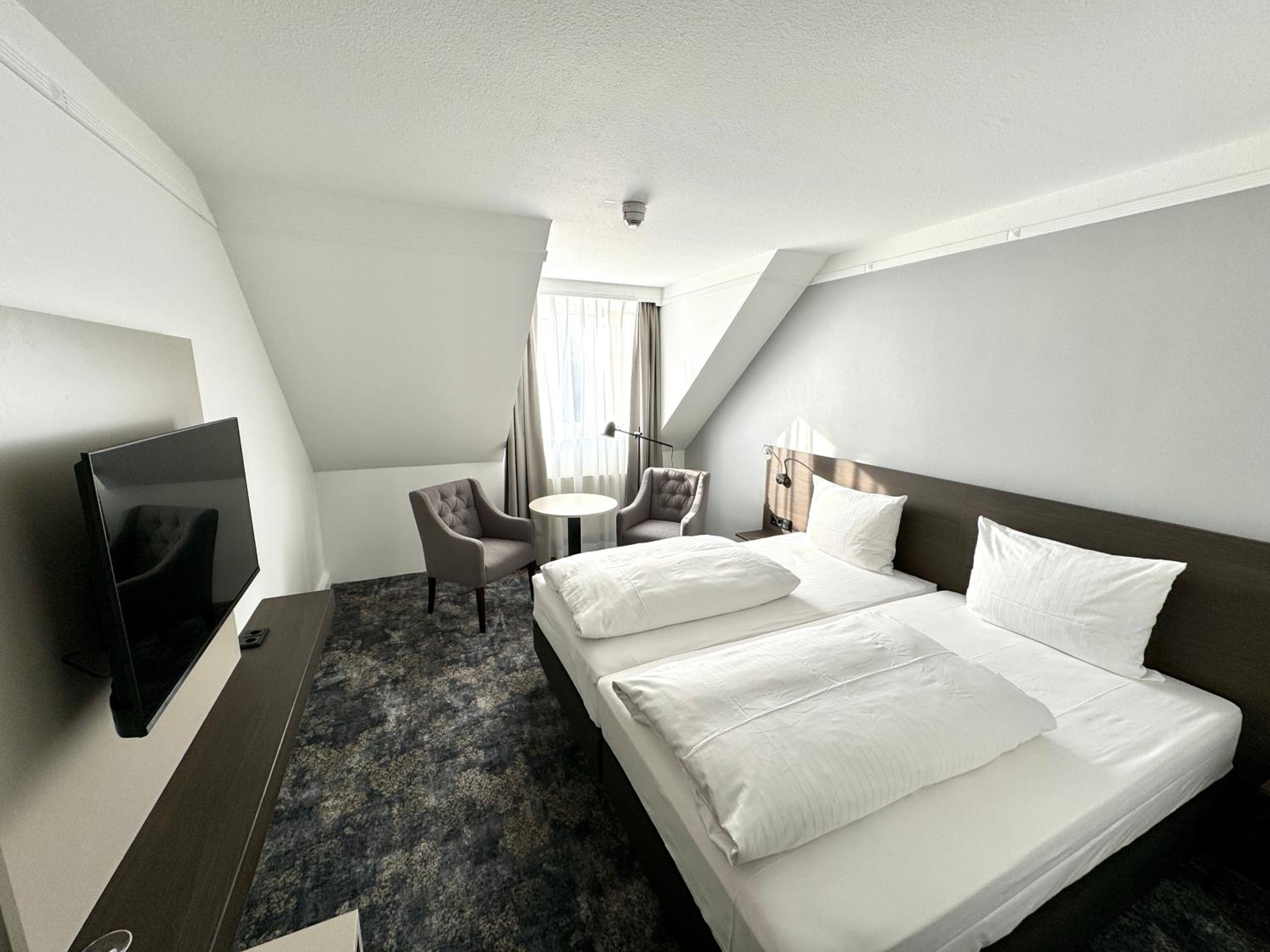 Double Room - Photo 4
