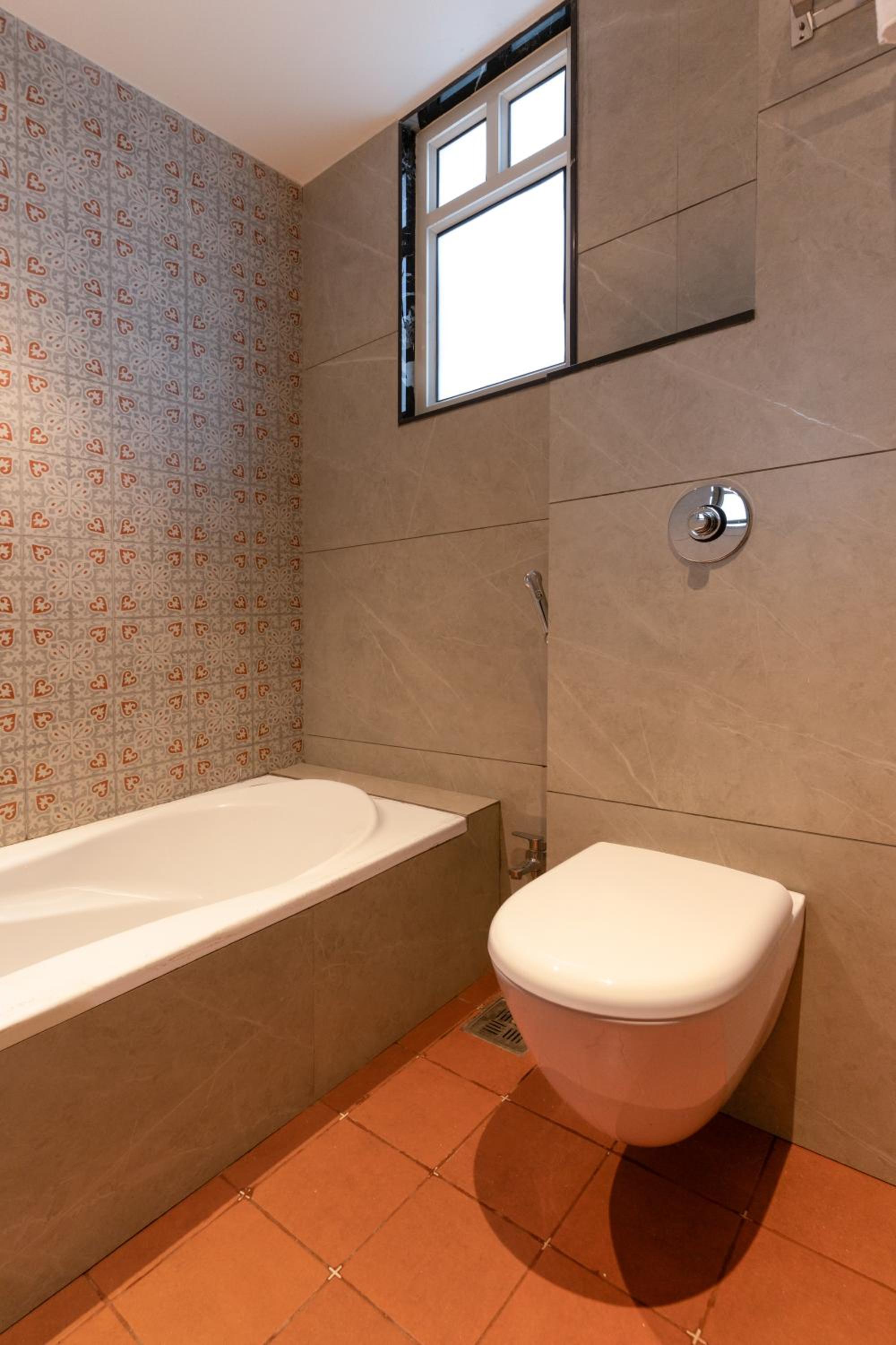 Suite - Photo 9
