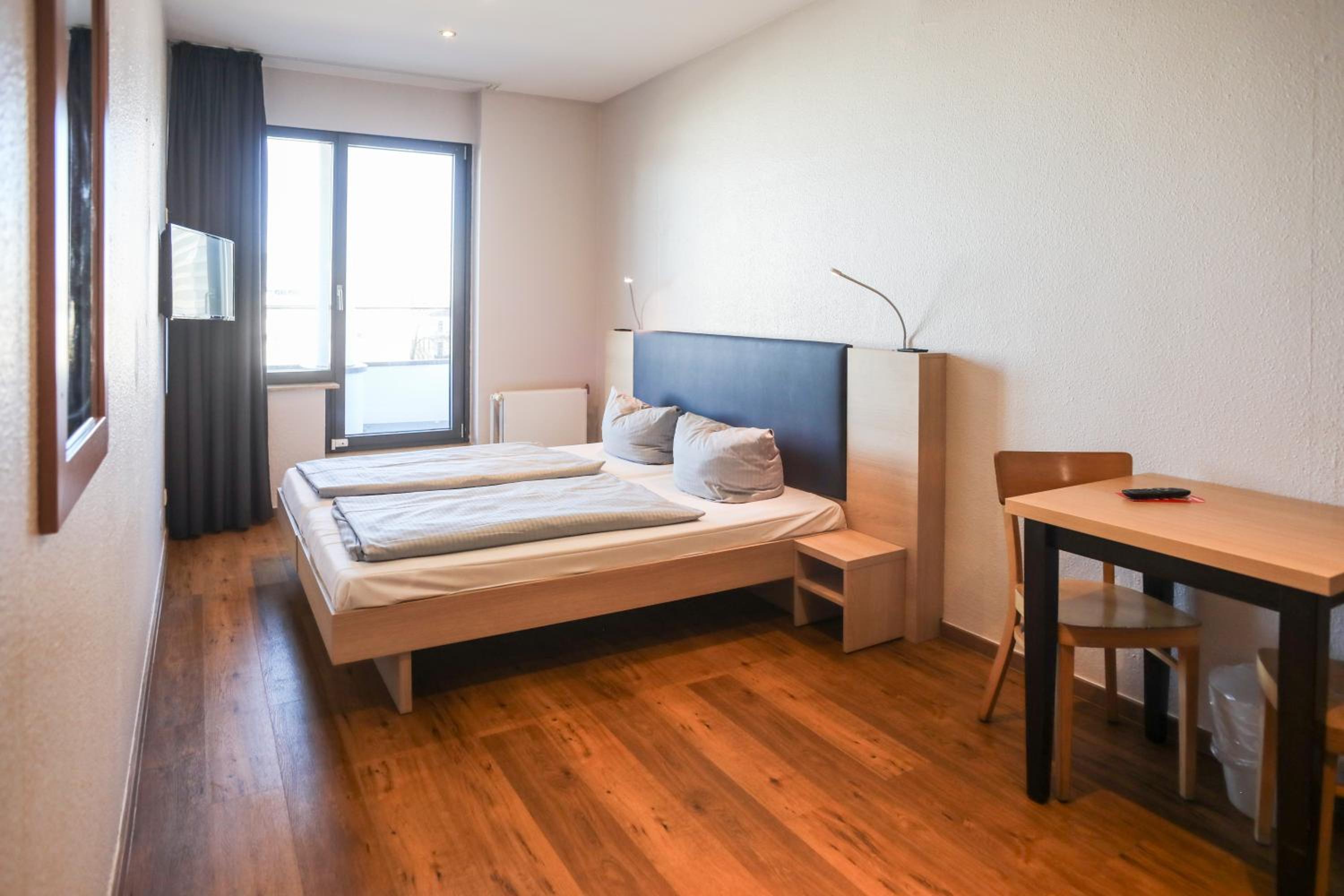 Standard Double or Twin Room - Photo 4