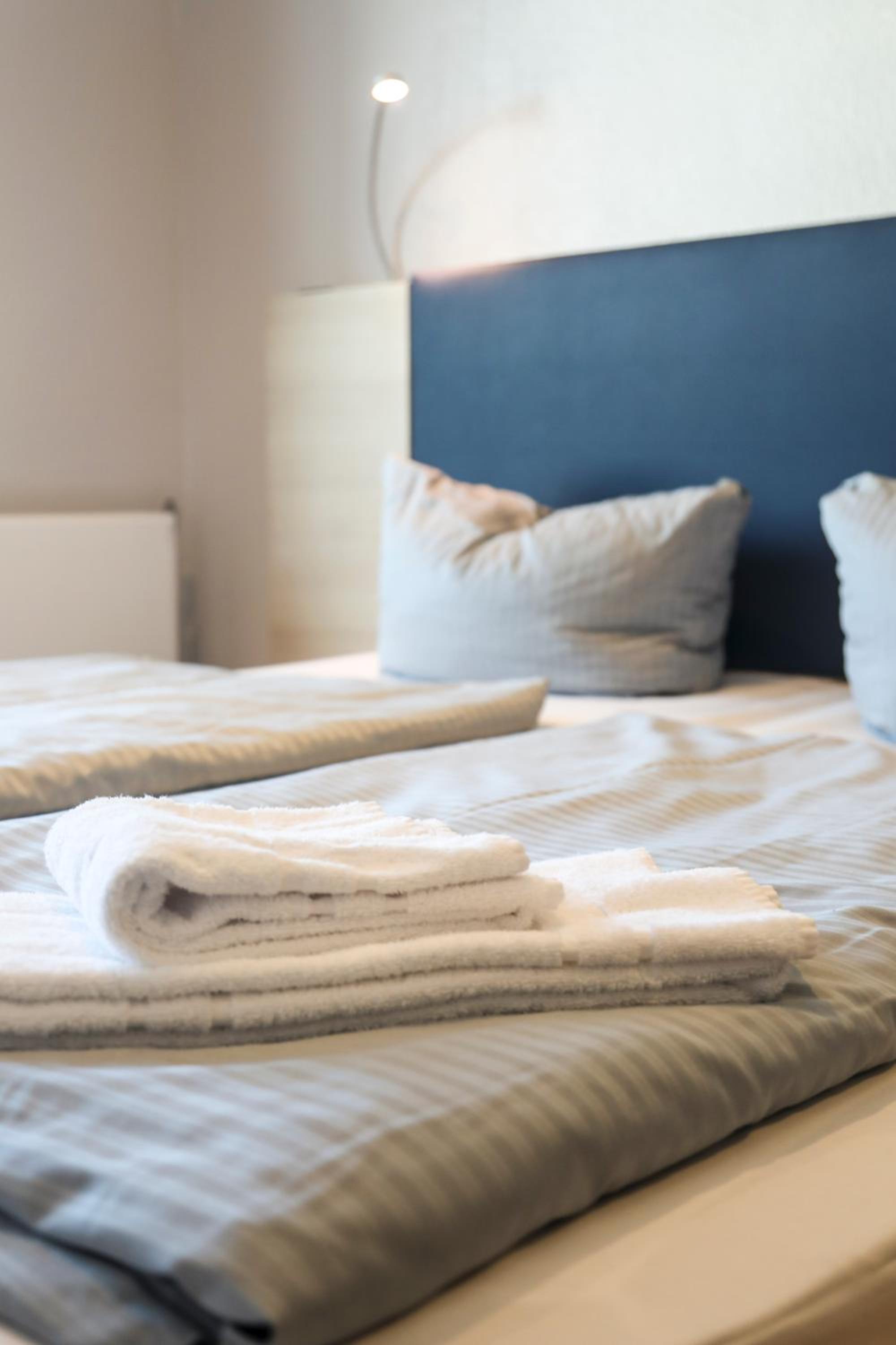 Standard Double or Twin Room - Photo 6