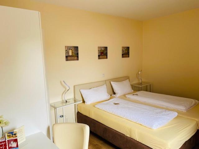 Double Room - Photo 2