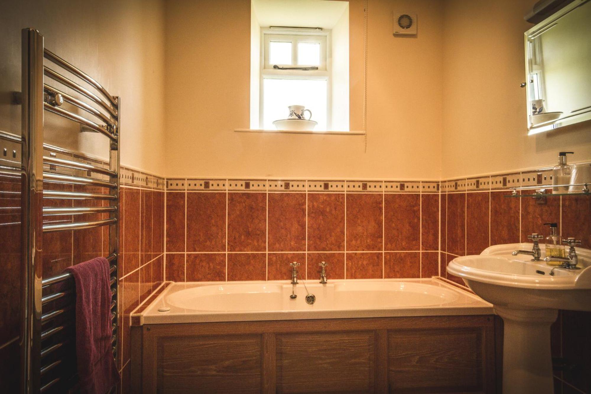 Double Room with Private Bathroom - Photo 4