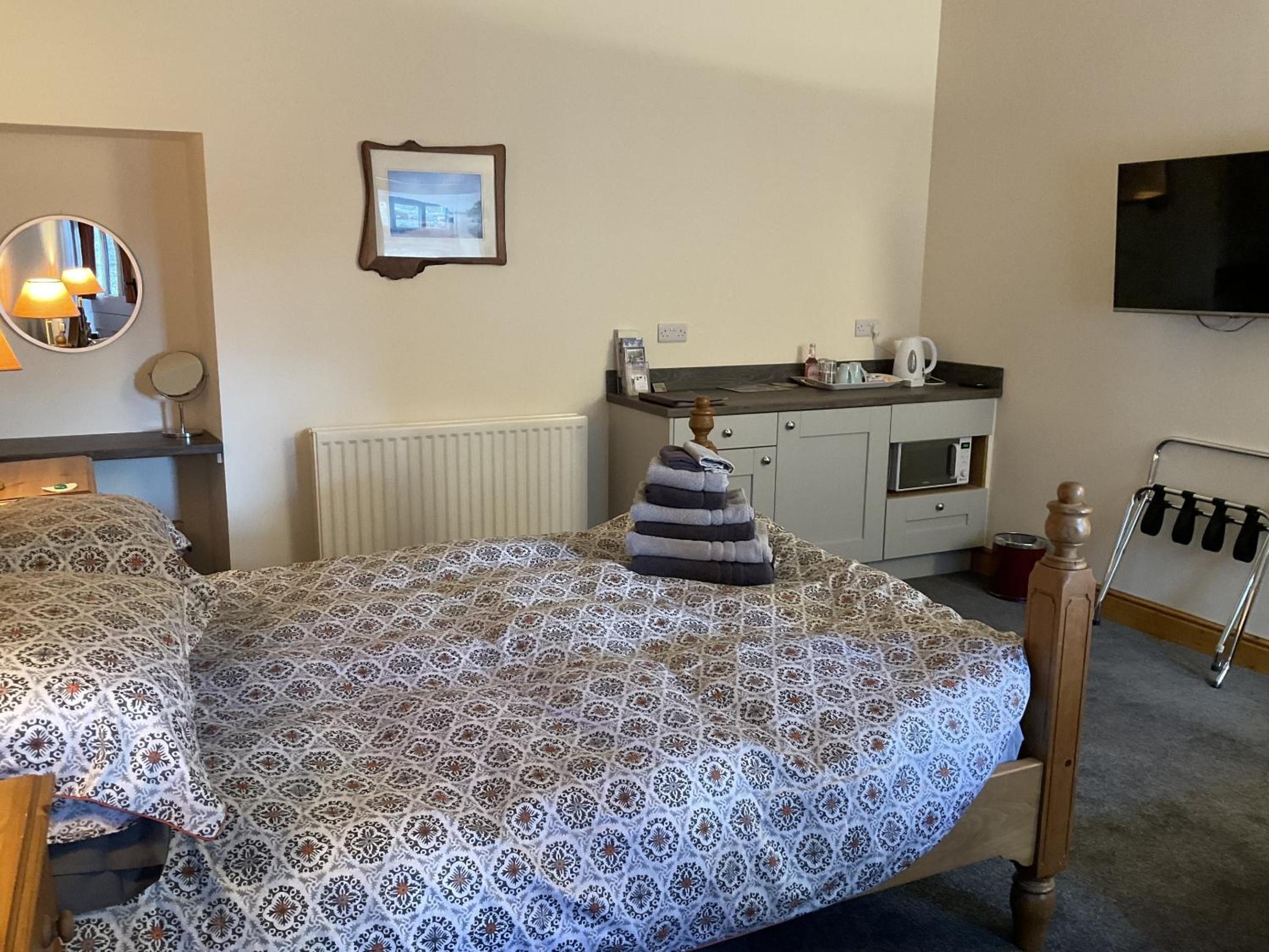 Double Room with Private Bathroom - Photo 2