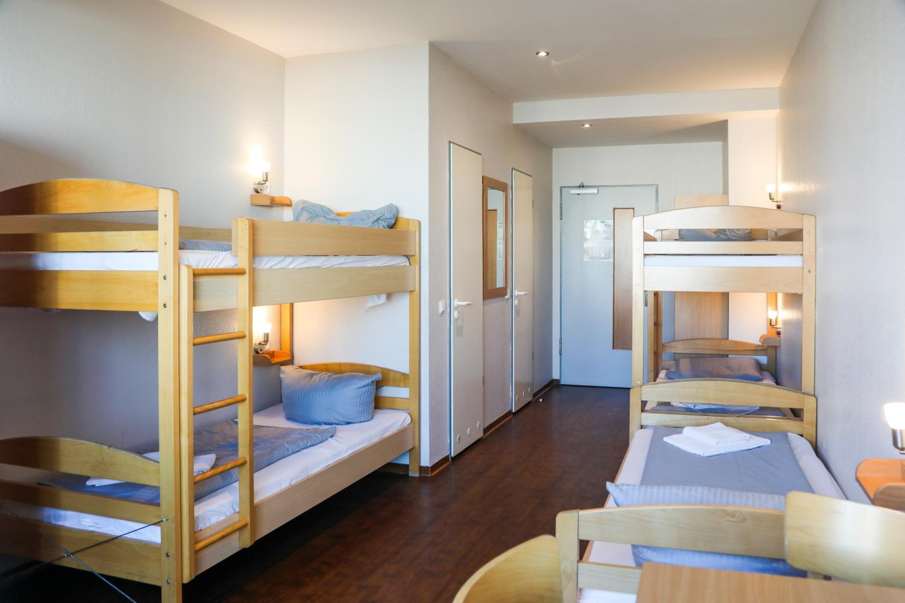 Standard Five-Bed Room - Photo 3