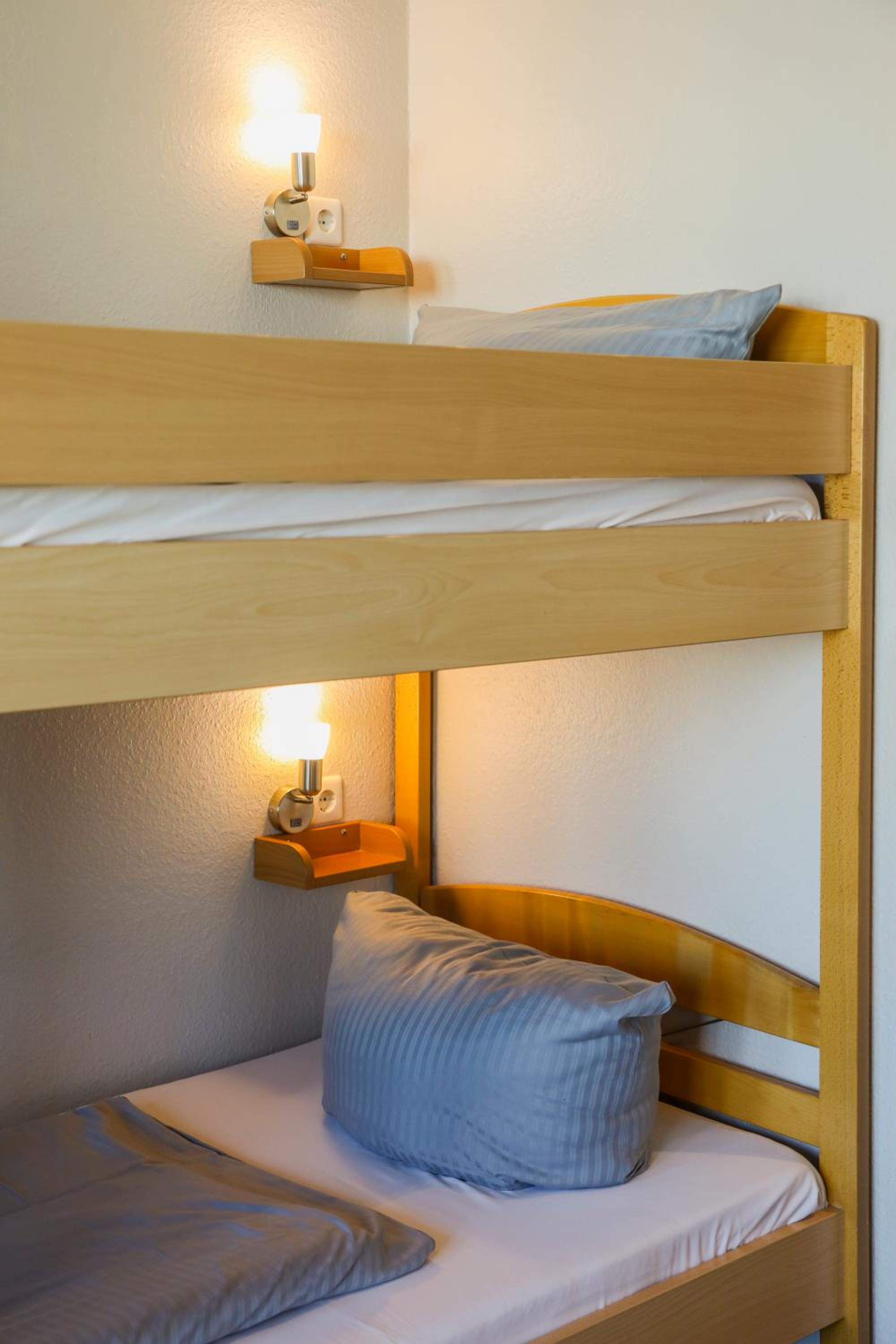 Standard Five-Bed Room - Photo 5