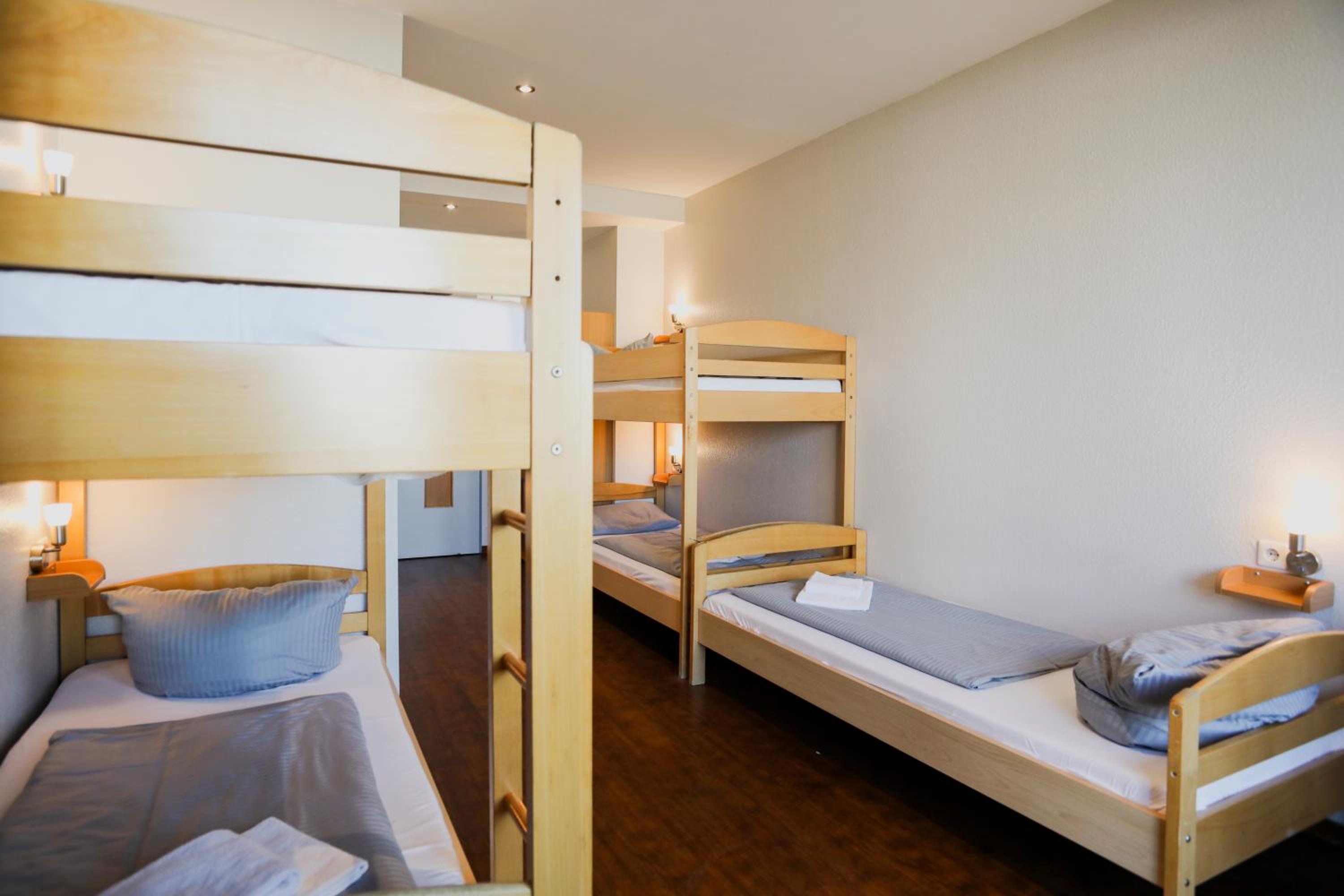 Standard Five-Bed Room - Photo 6