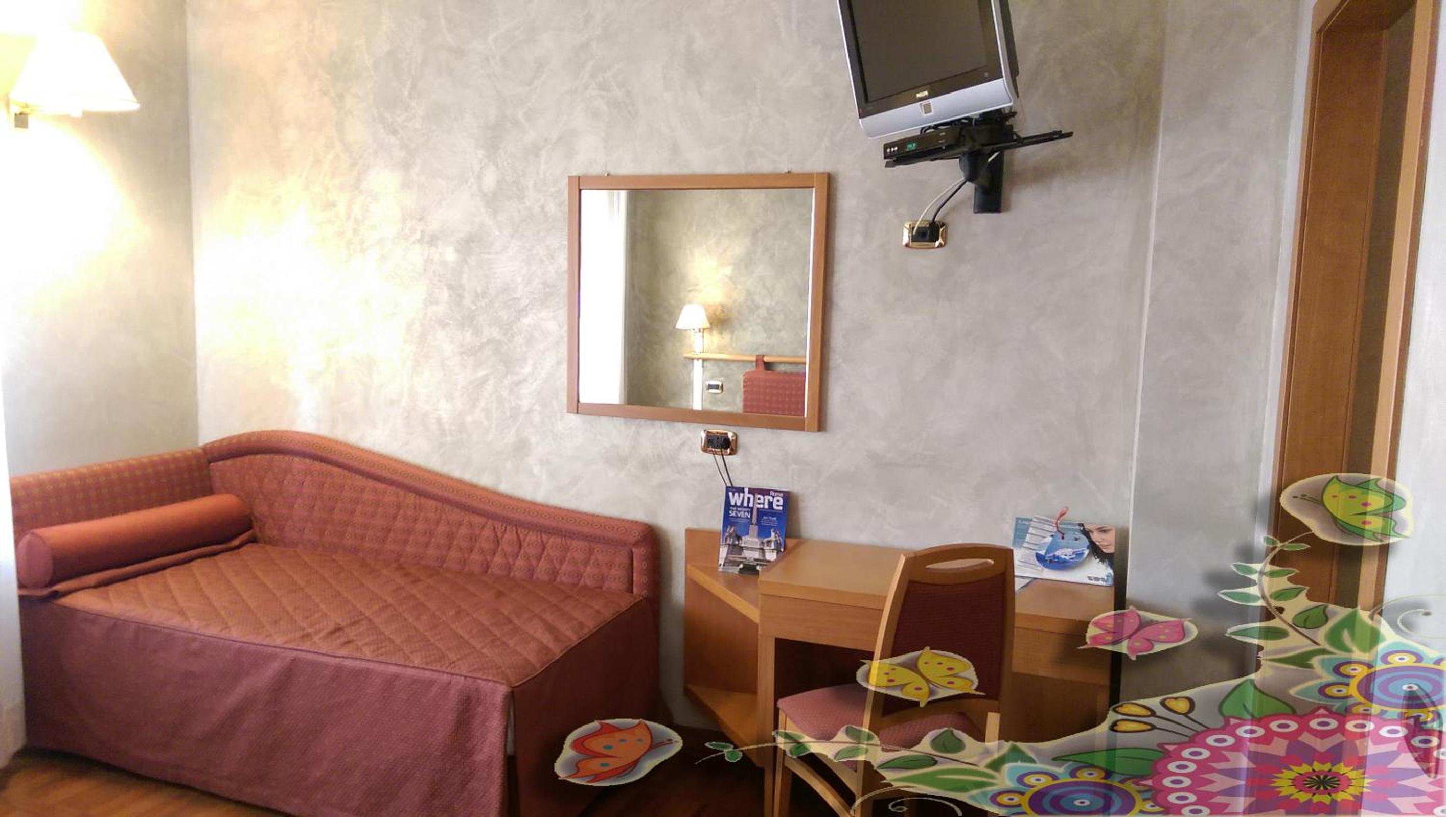 Triple Room - Photo 8
