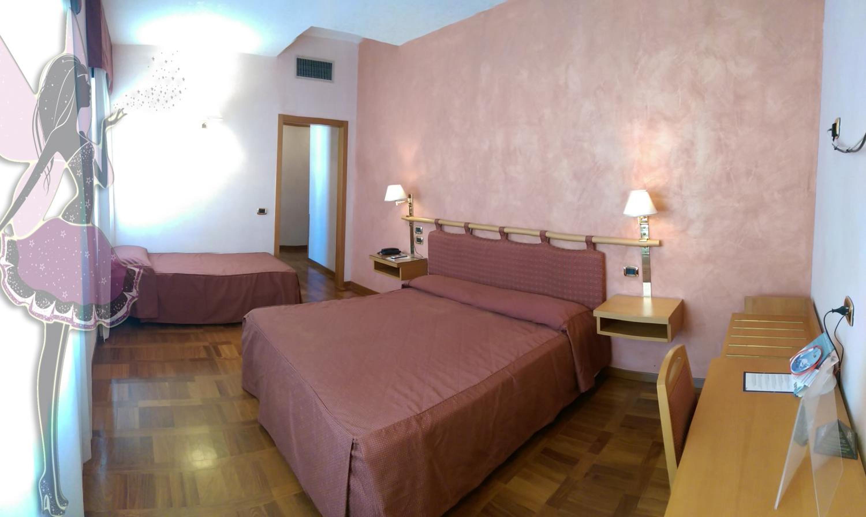 Triple Room - Photo 7