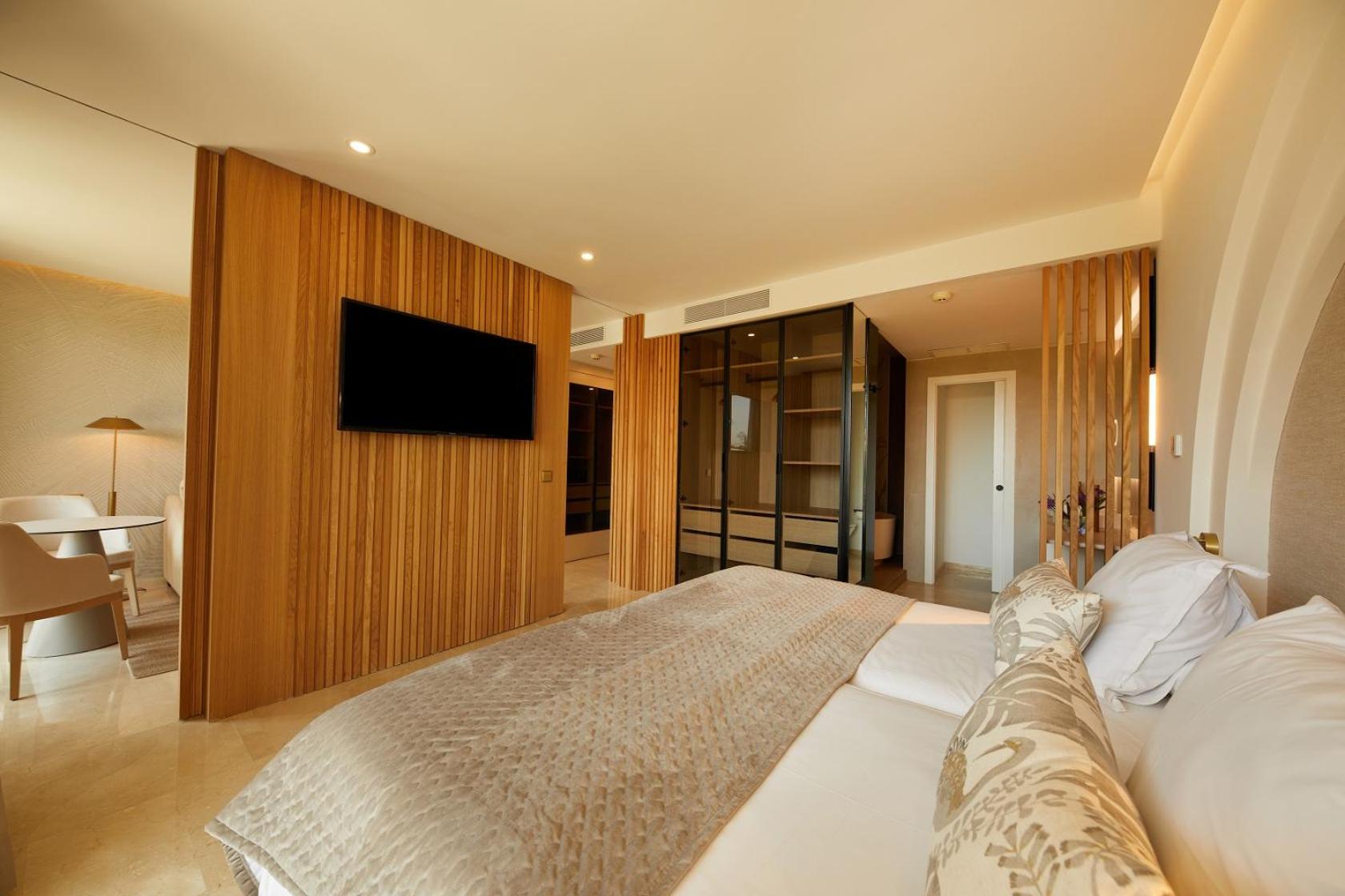 Son Caliu Suite with Mediterranean Views - Photo 18