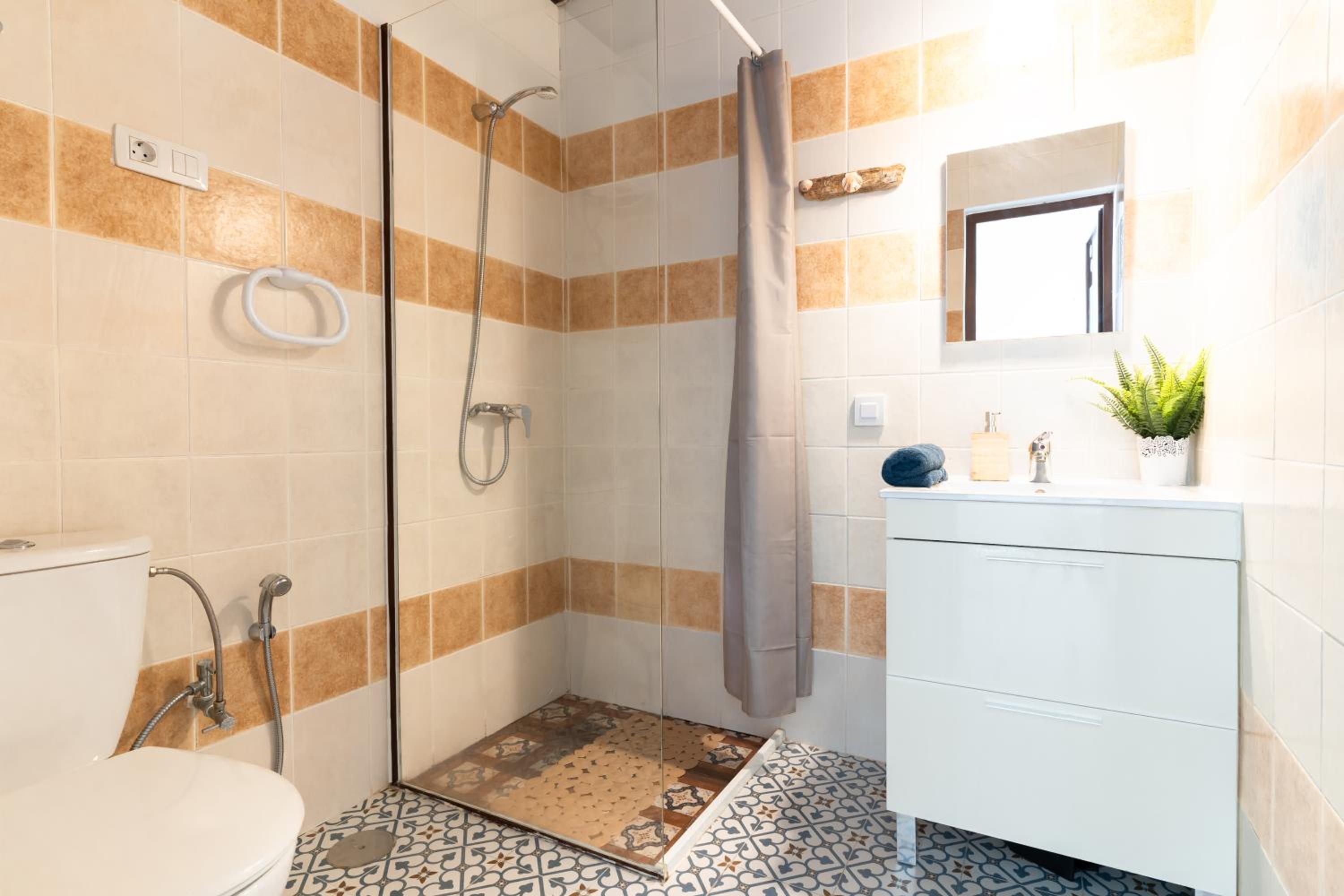 Double Room with Private Bathroom photo 2