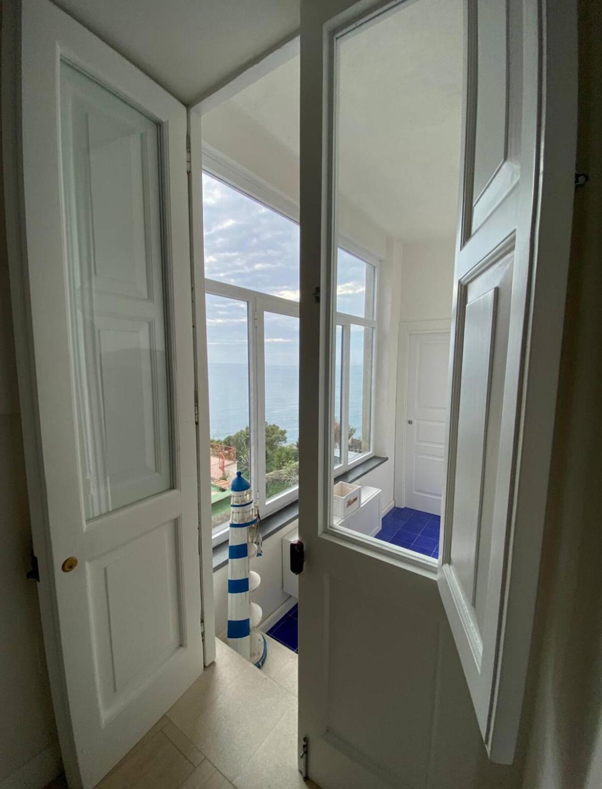 Apartment With Terrace photo 3
