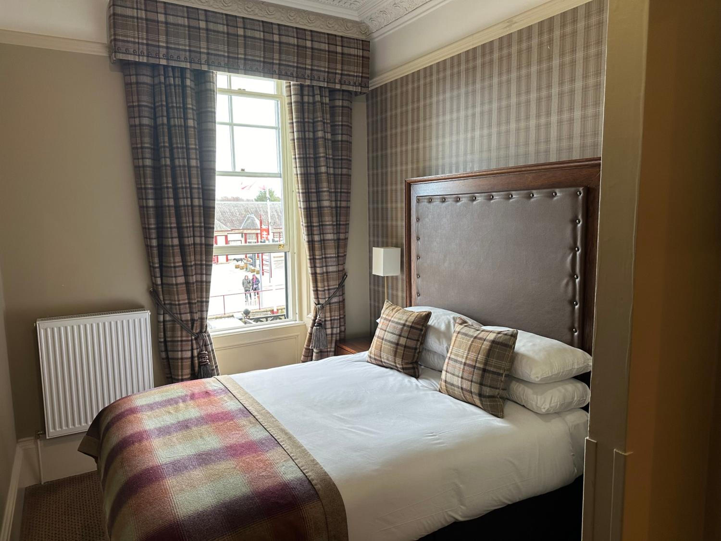 Cozy Double Guest Room - Photo 2