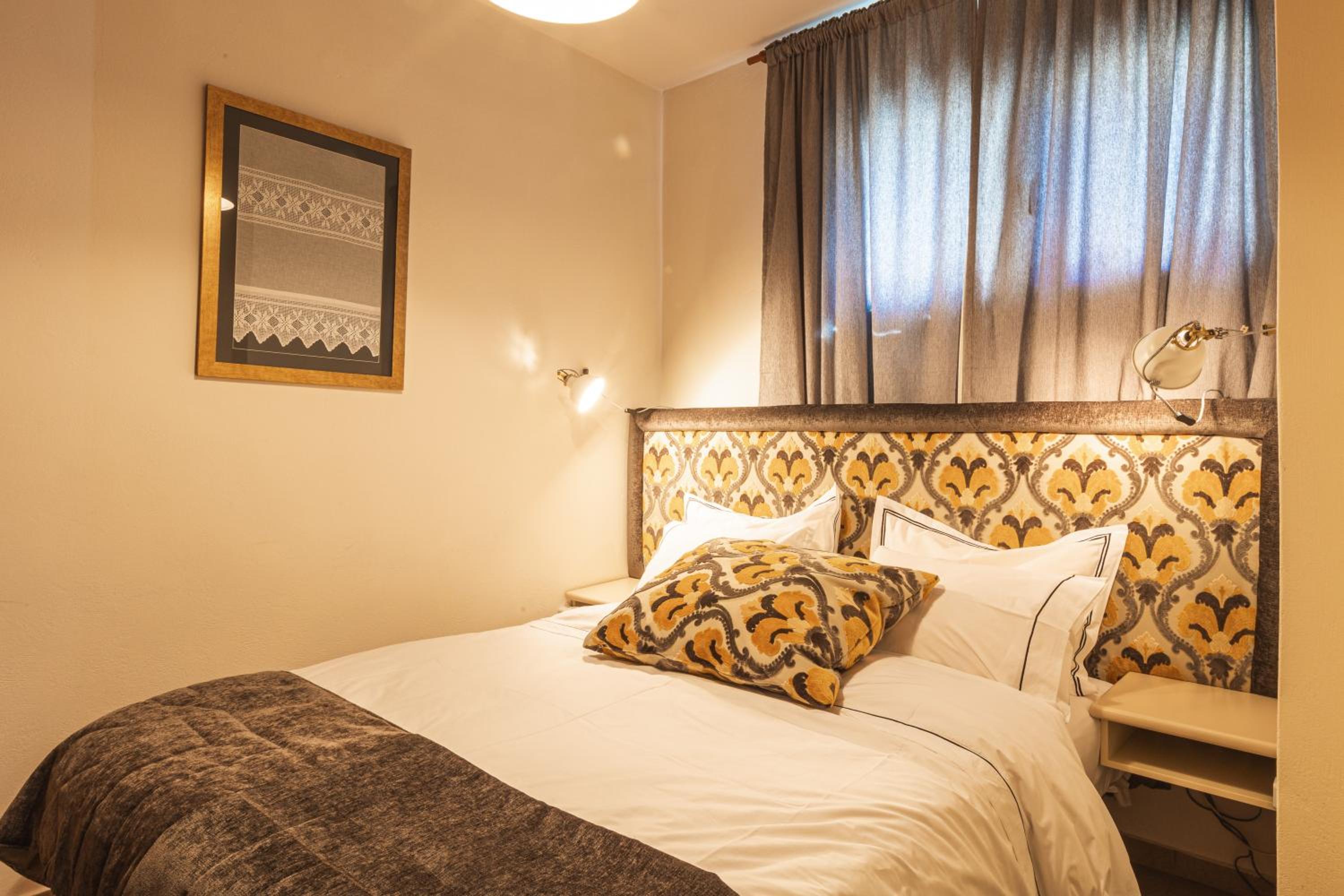 Two-Bedroom Suite - Photo 20