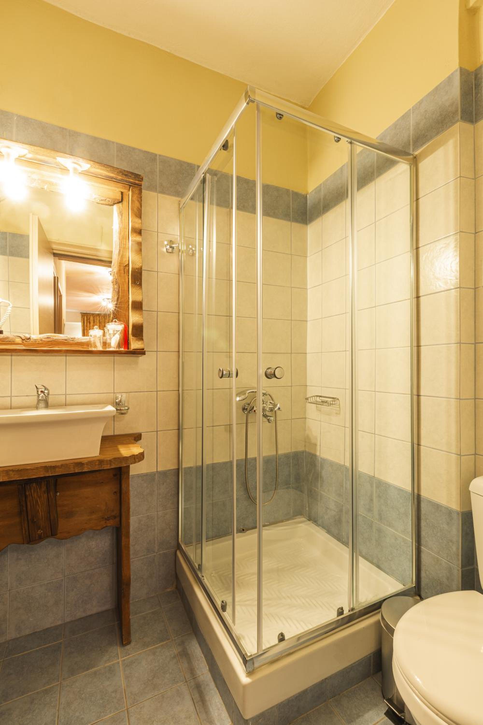 Two-Bedroom Suite - Photo 24