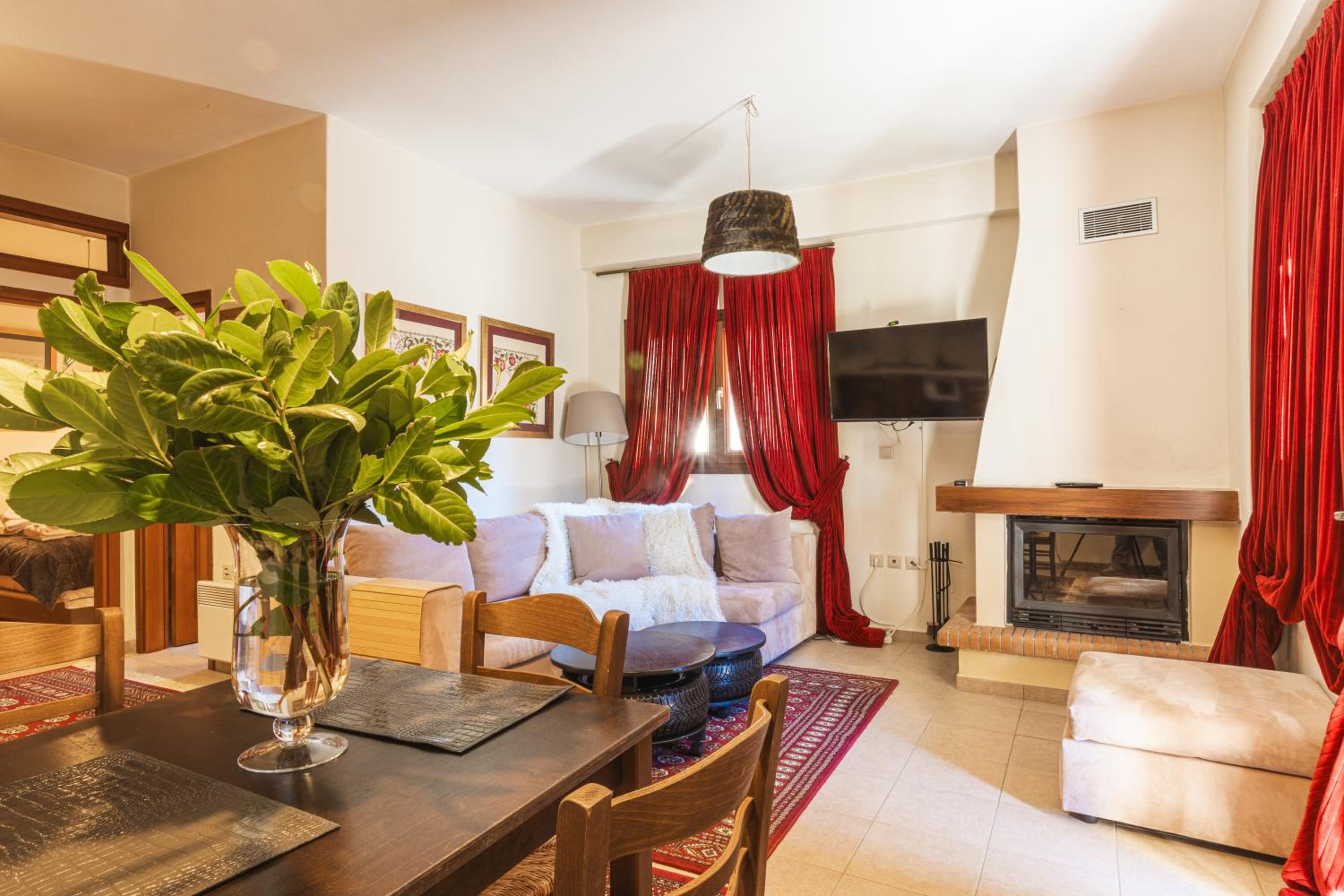 Two-Bedroom Suite - Photo 9