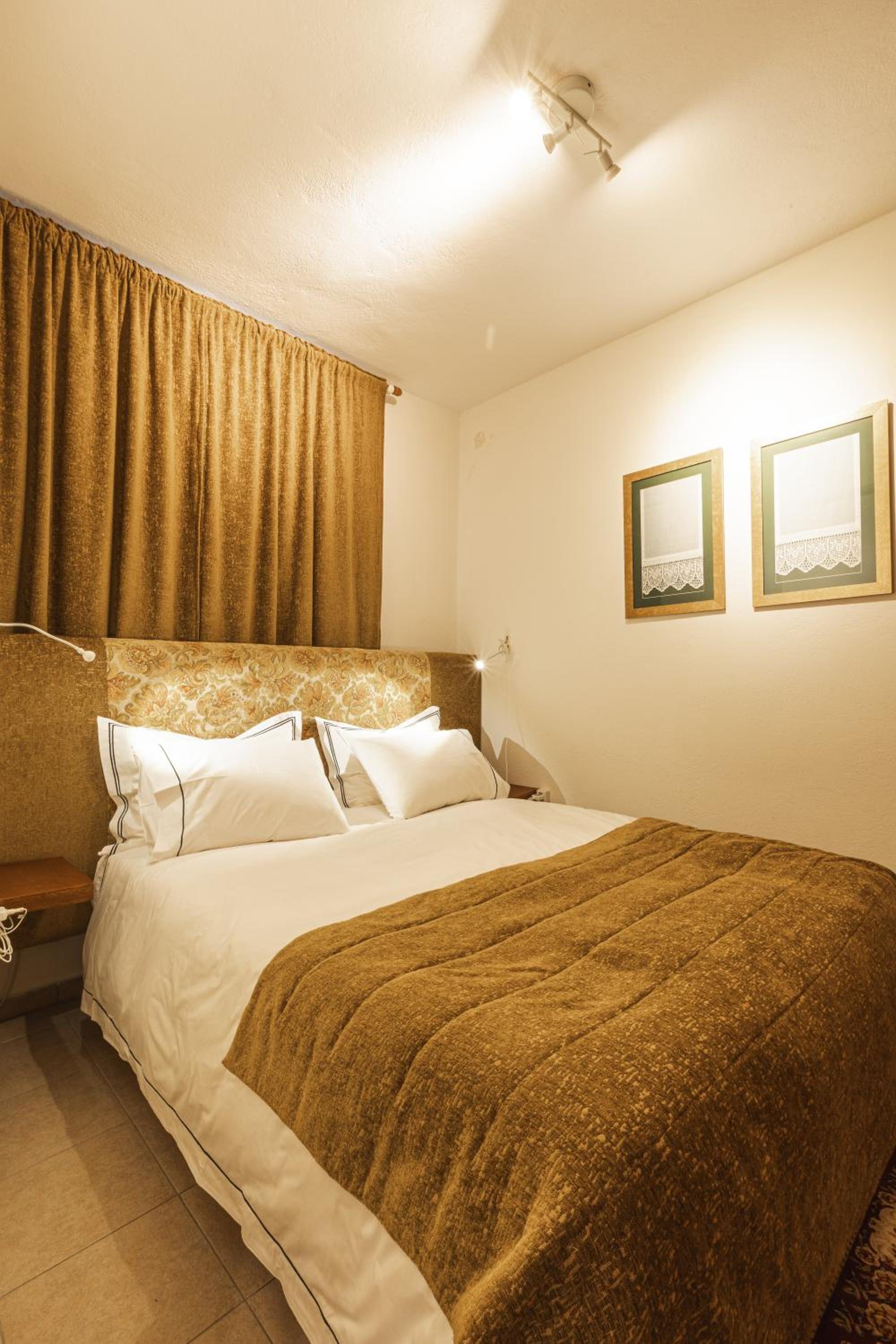 Two-Bedroom Suite - Photo 7