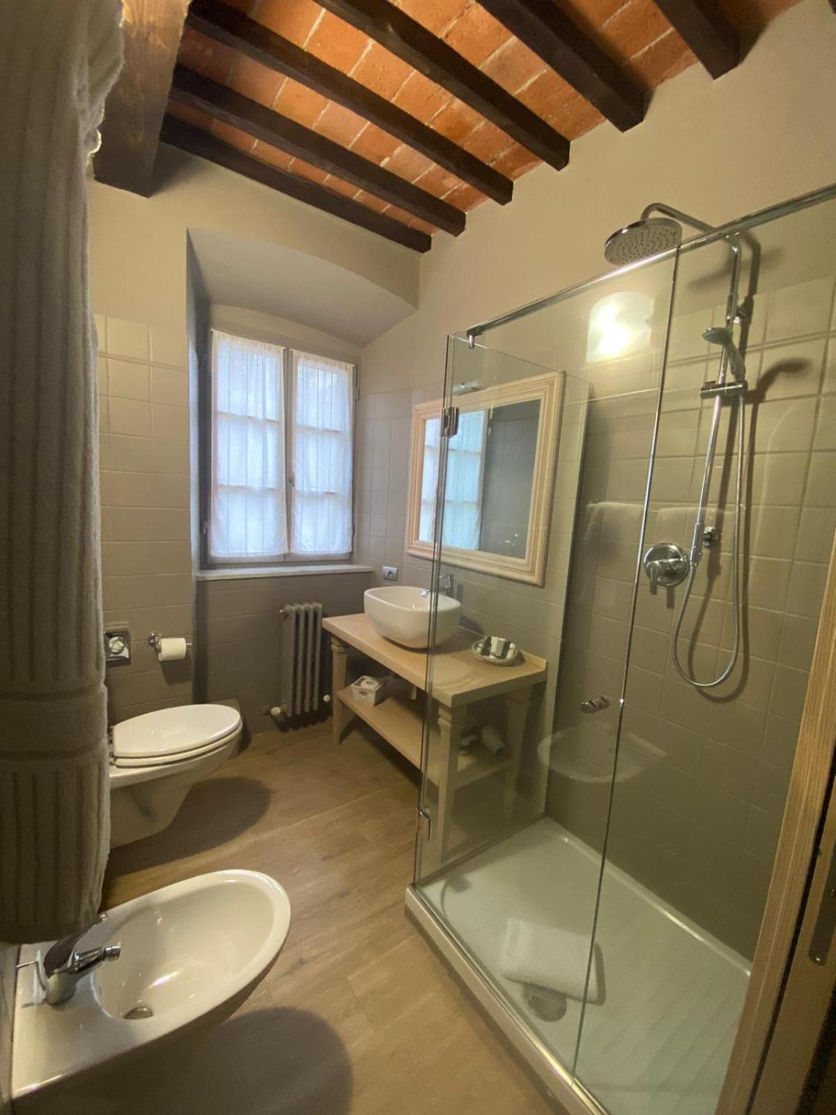 Suite with Spa Access photo 3