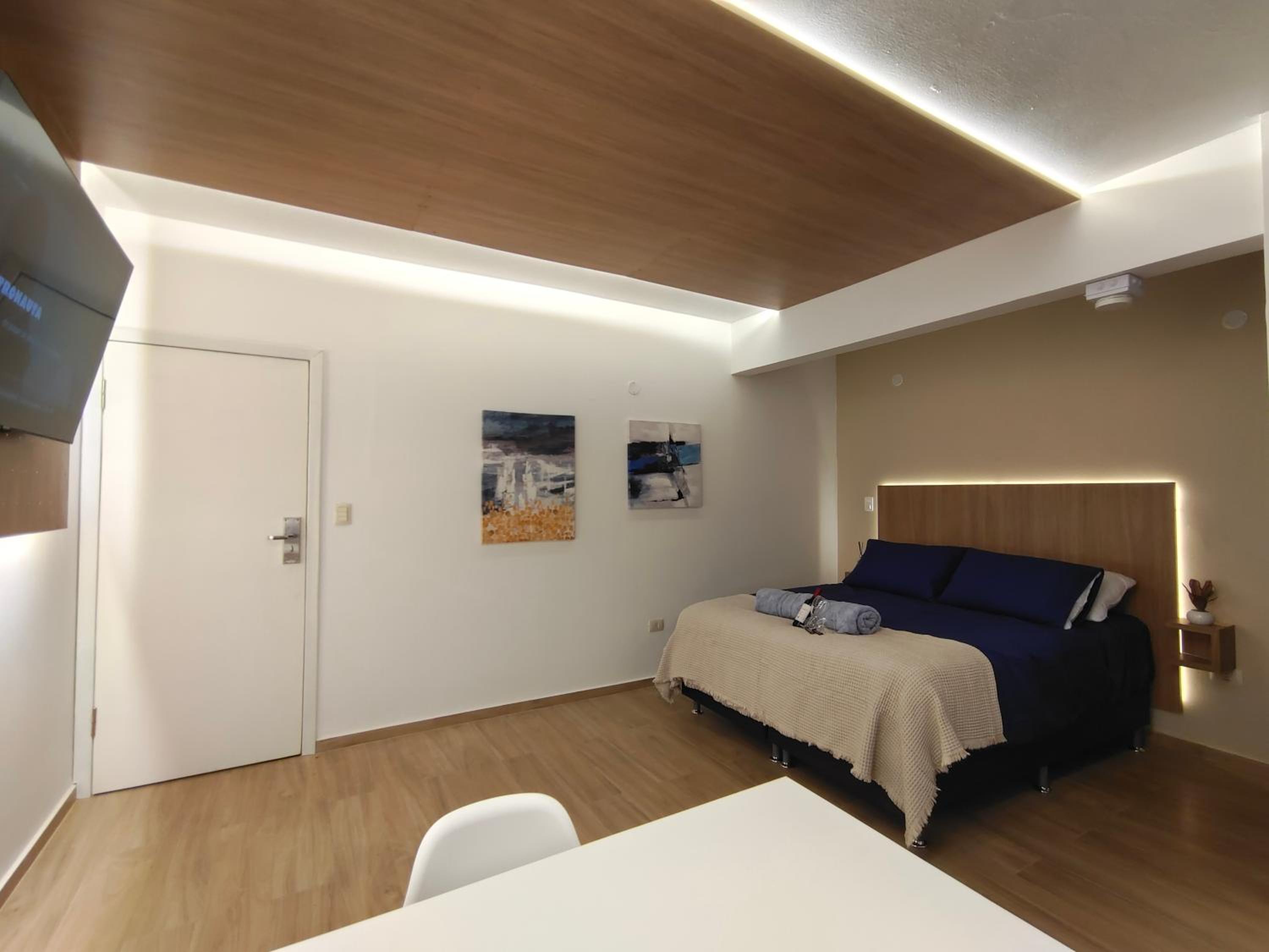 One-Bedroom Apartment photo 1