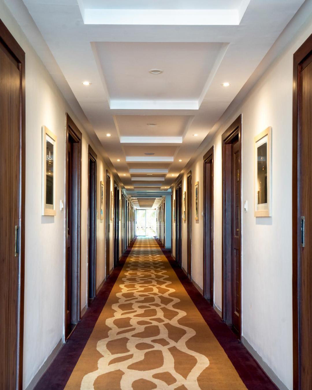 Suite with Bathtub - Photo 4