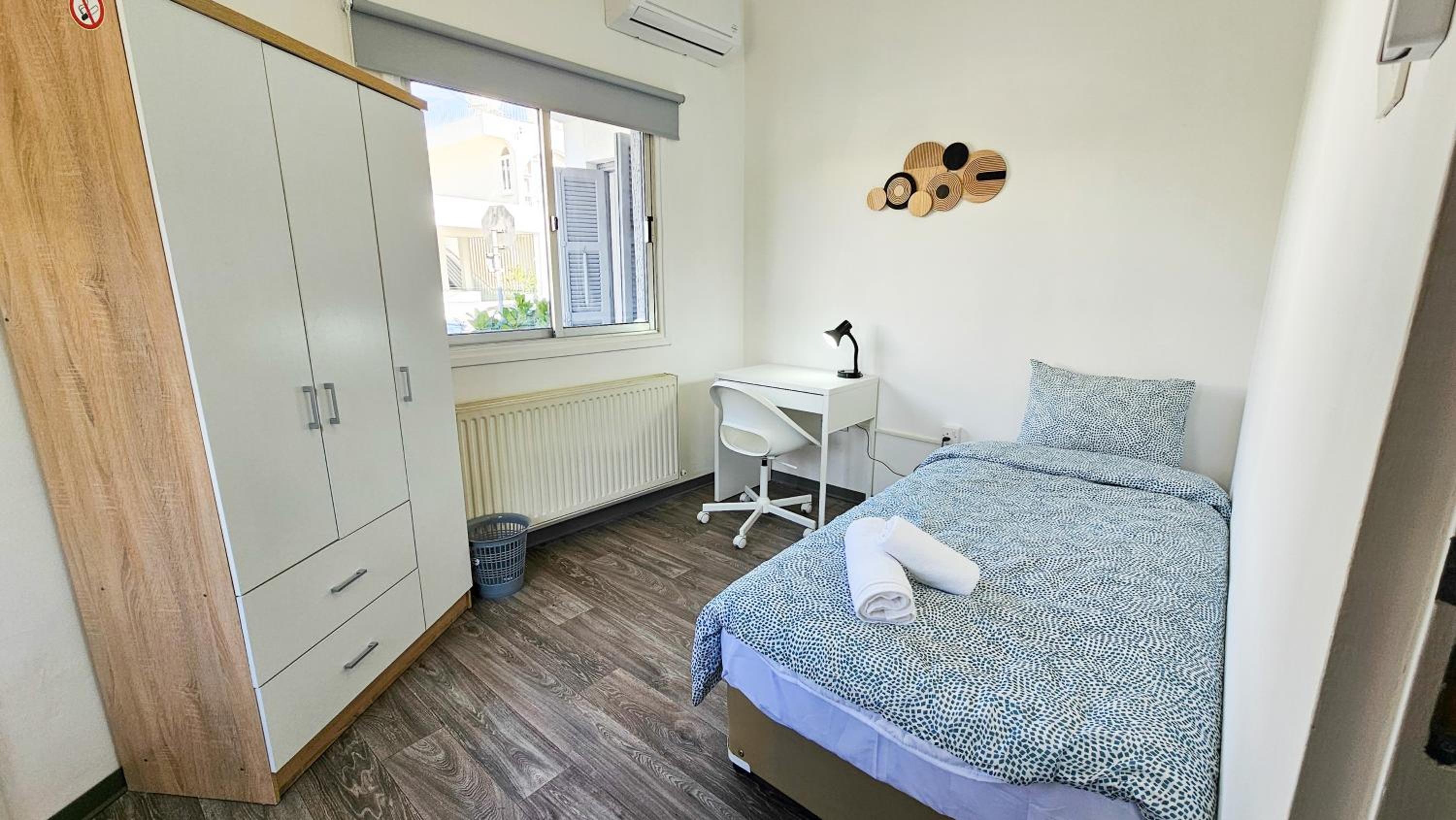 Single Room with Shared Bathroom photo 1