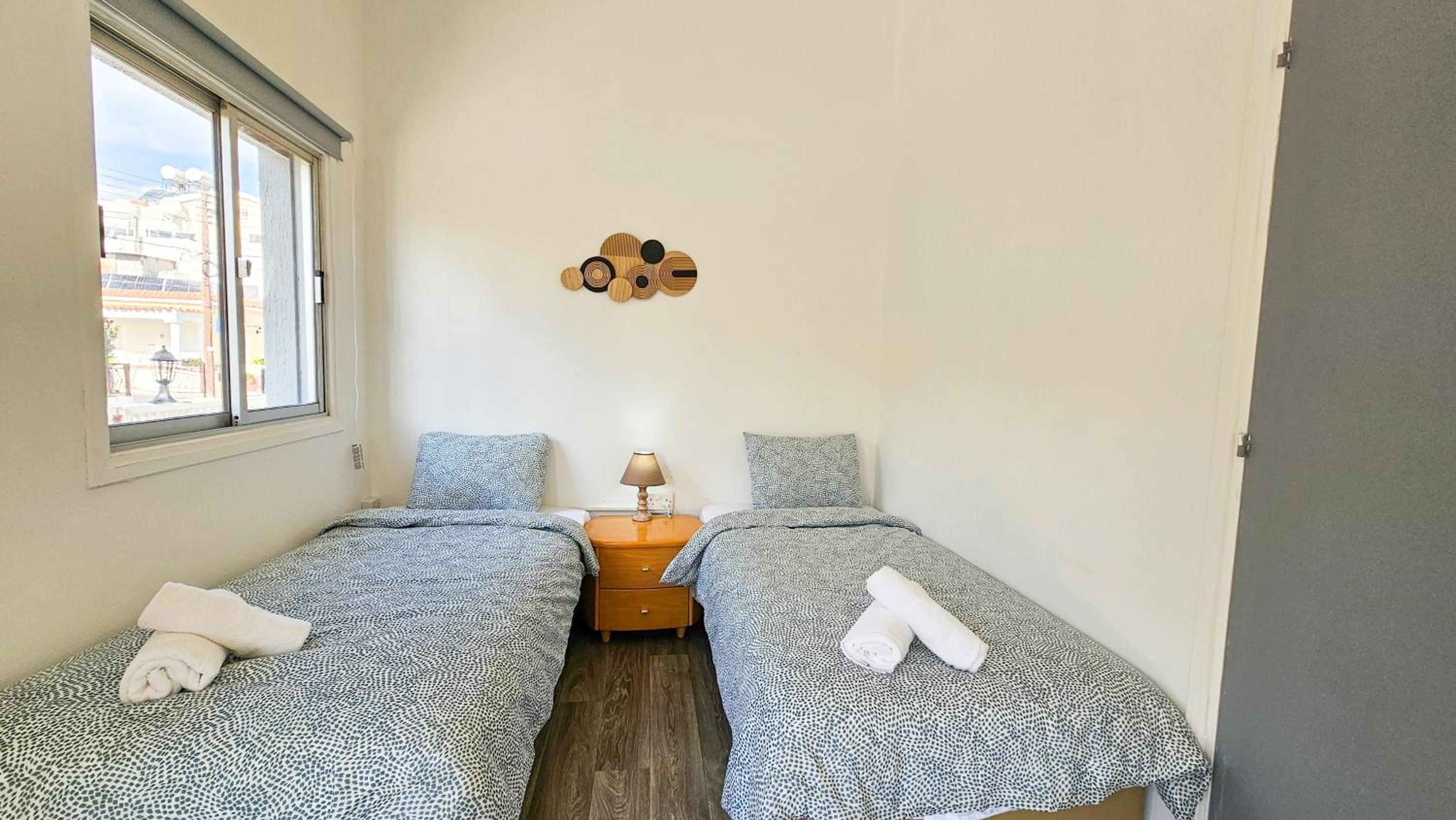 Double Room with Shared Bathroom photo 2