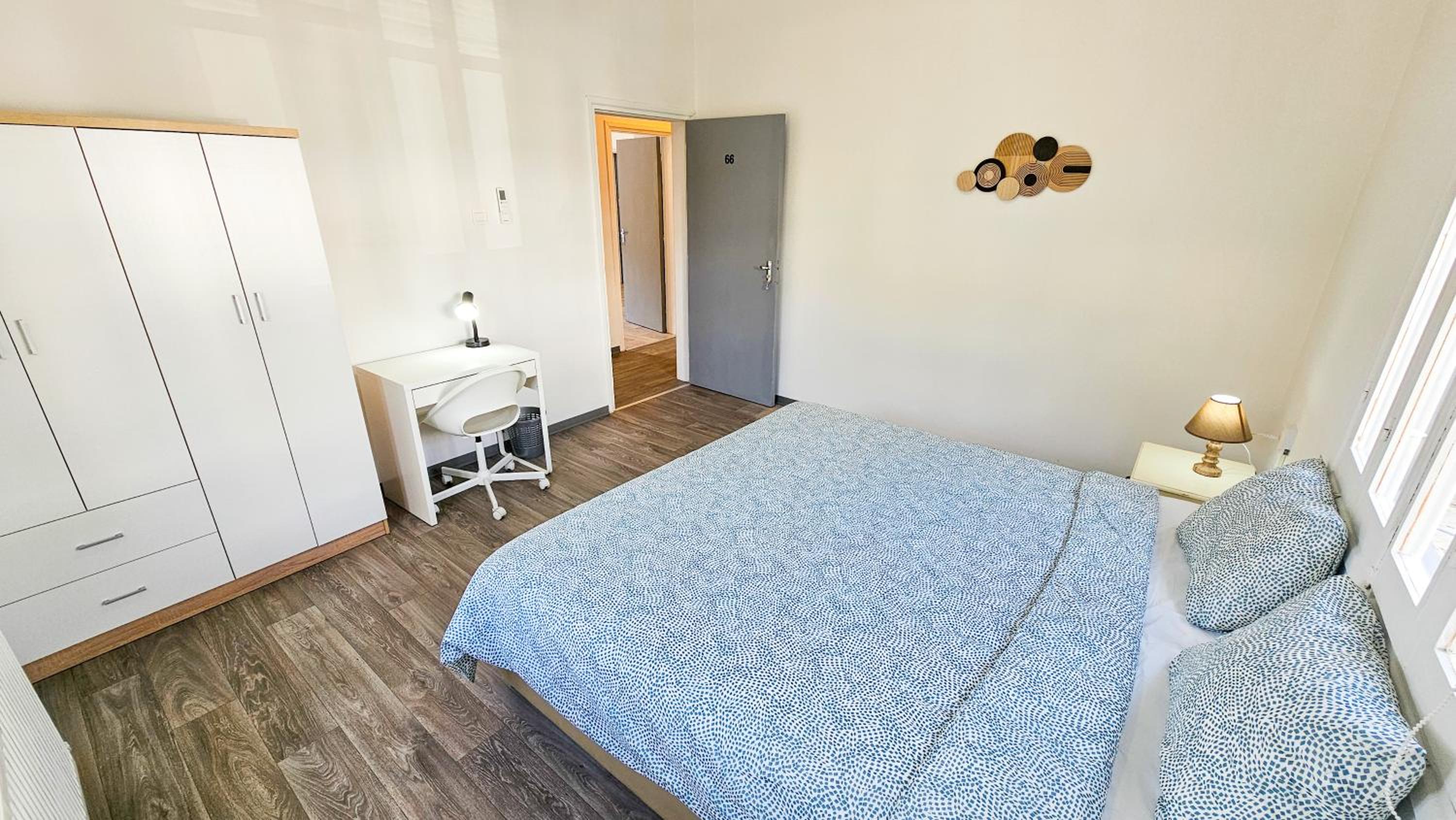 Standard Double Room with Shared Bathroom photo 2