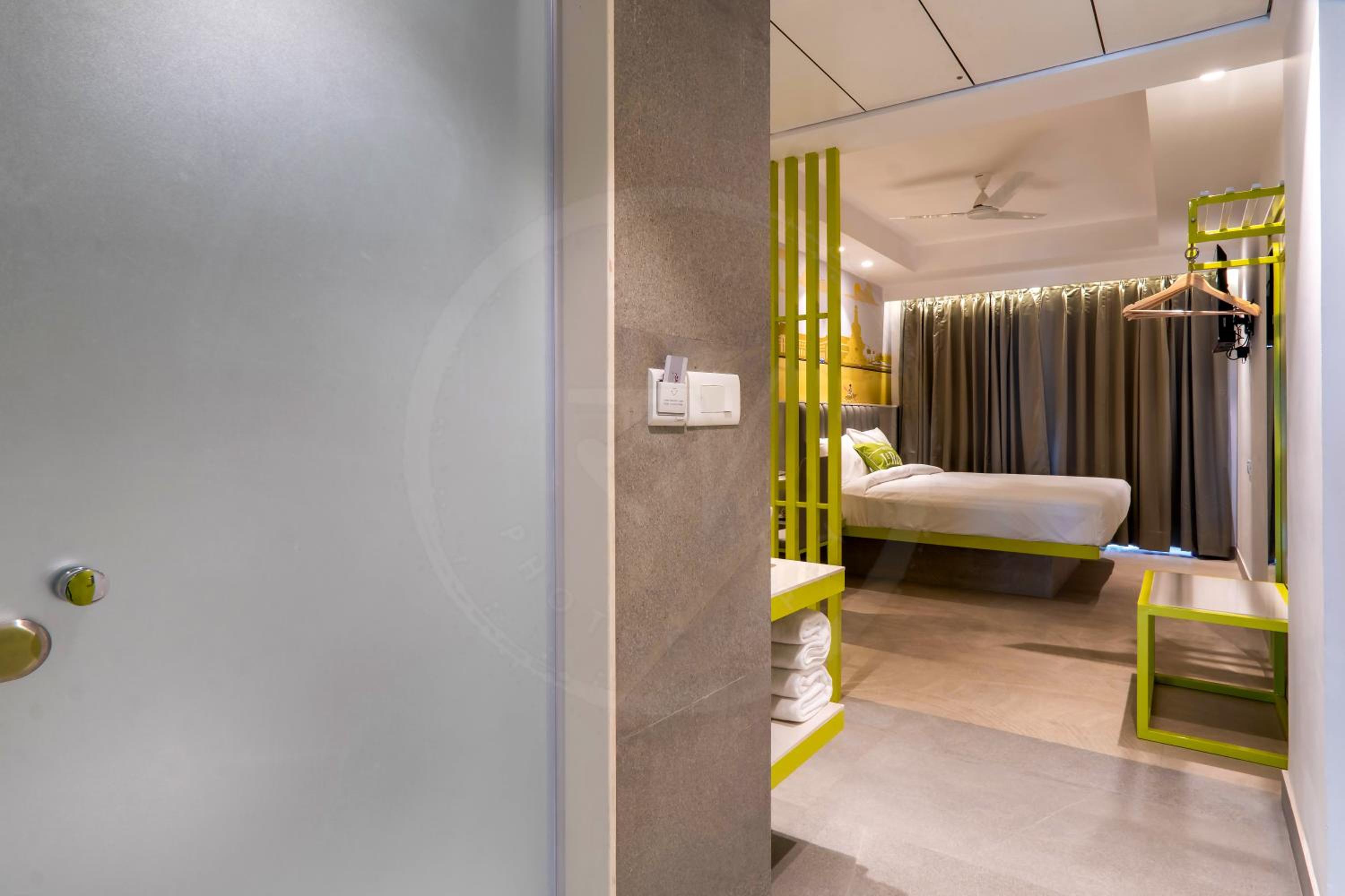 Corporate Room - Photo 6