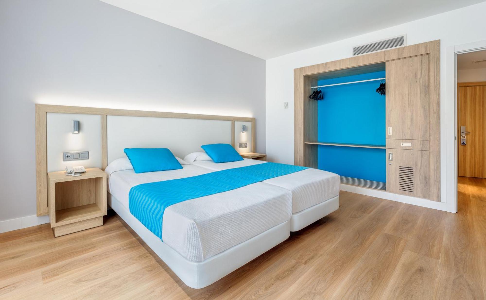 Double or Twin Room - Photo 3