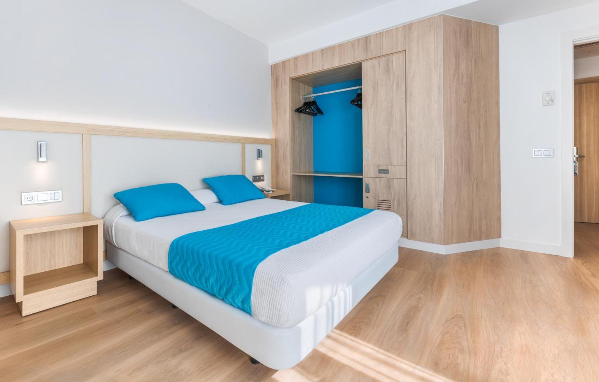 Double or Twin Room - Photo 5