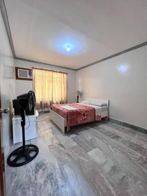 Three-Bedroom Apartment photo 2