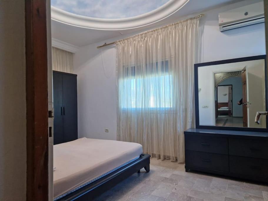 Villa photo 1