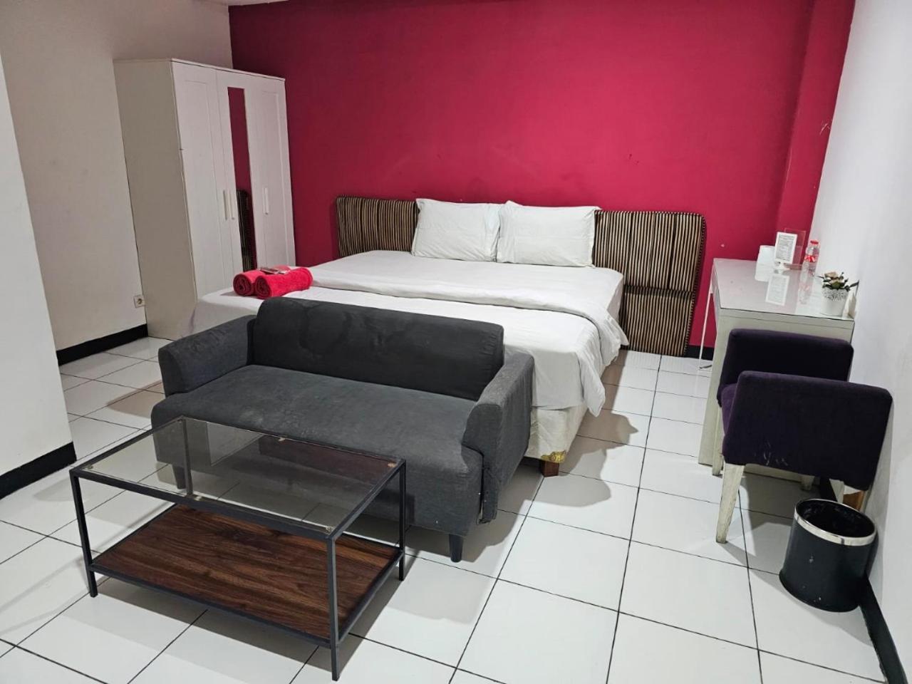 Double Room with Private Bathroom - Photo 3