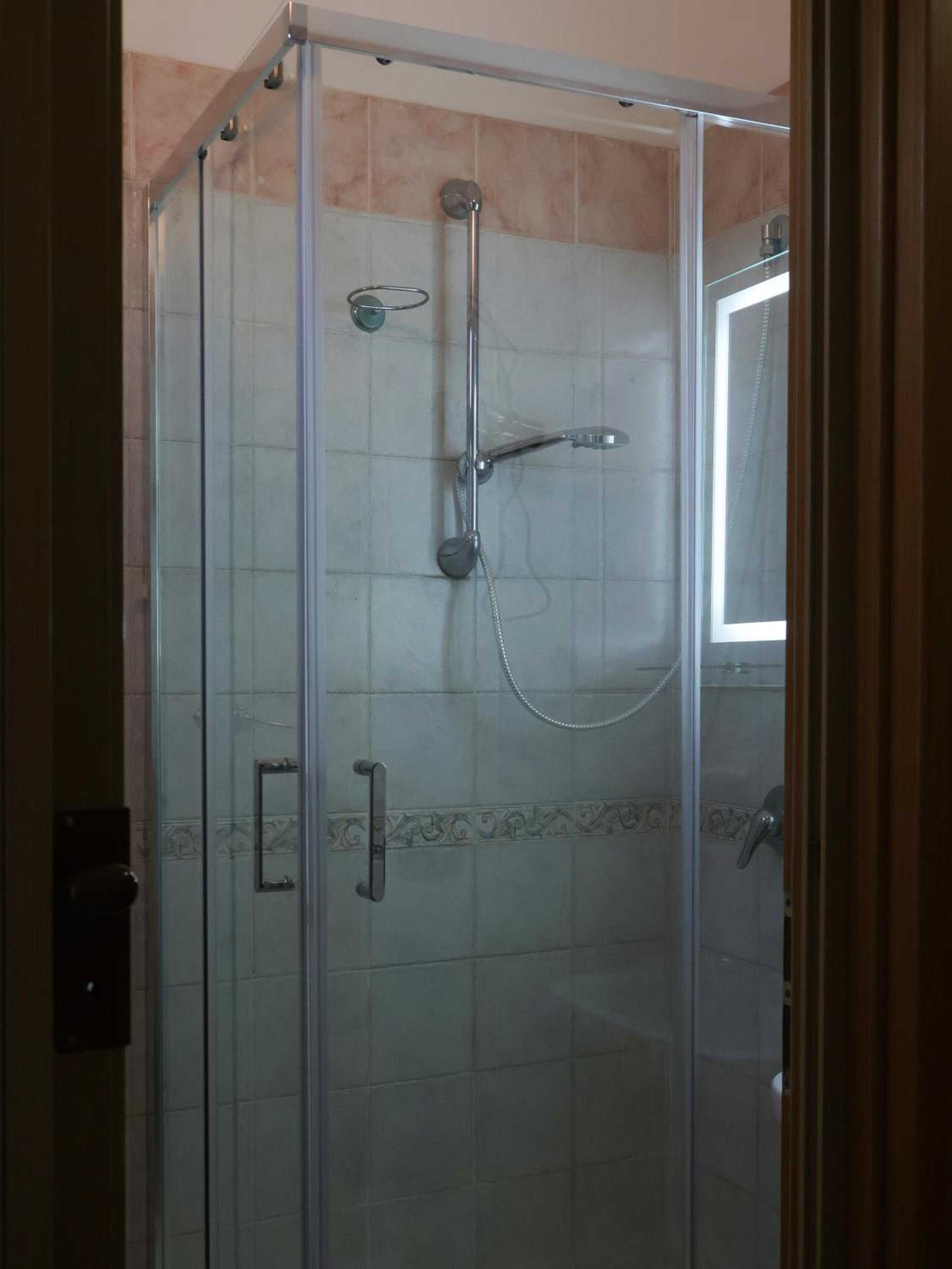 Comfort Triple Room - Photo 9