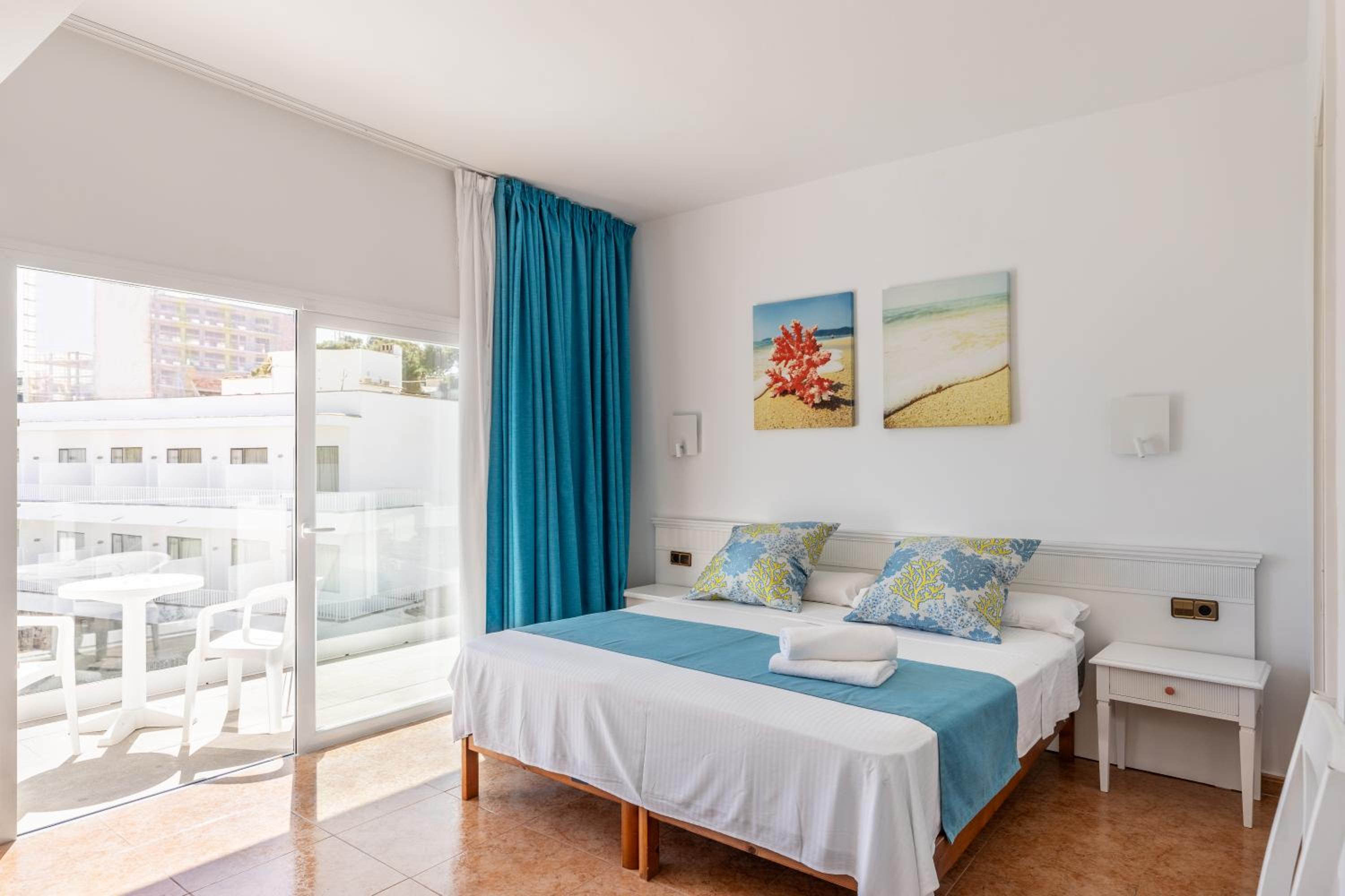 Habitación Doble Deluxe con Balcón y Vista al Mar